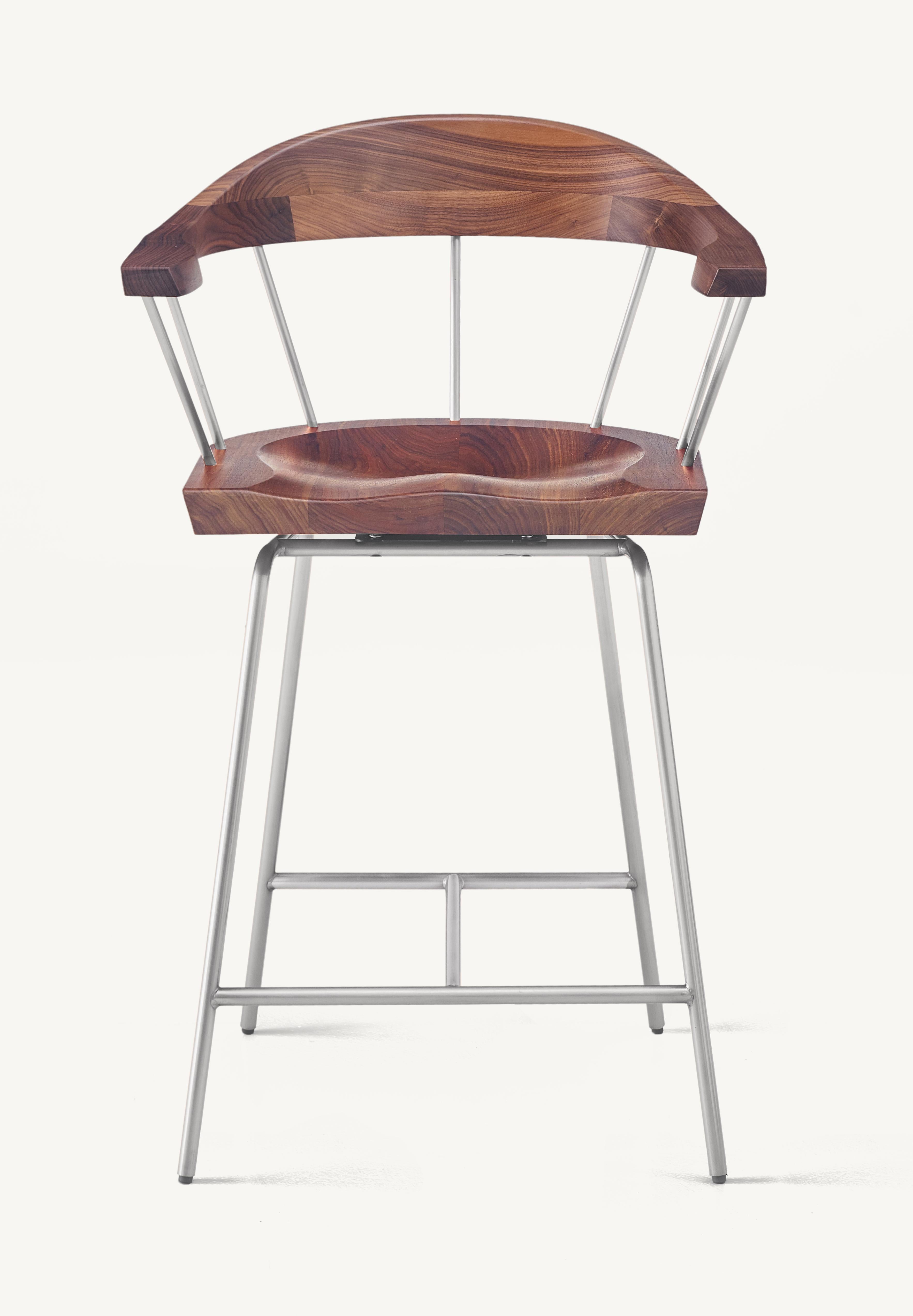 En vente : Silver (Metal Satin Nickel) Chaise de comptoir à fuseaux en noyer massif et acier conçue par Craig Bassam 3