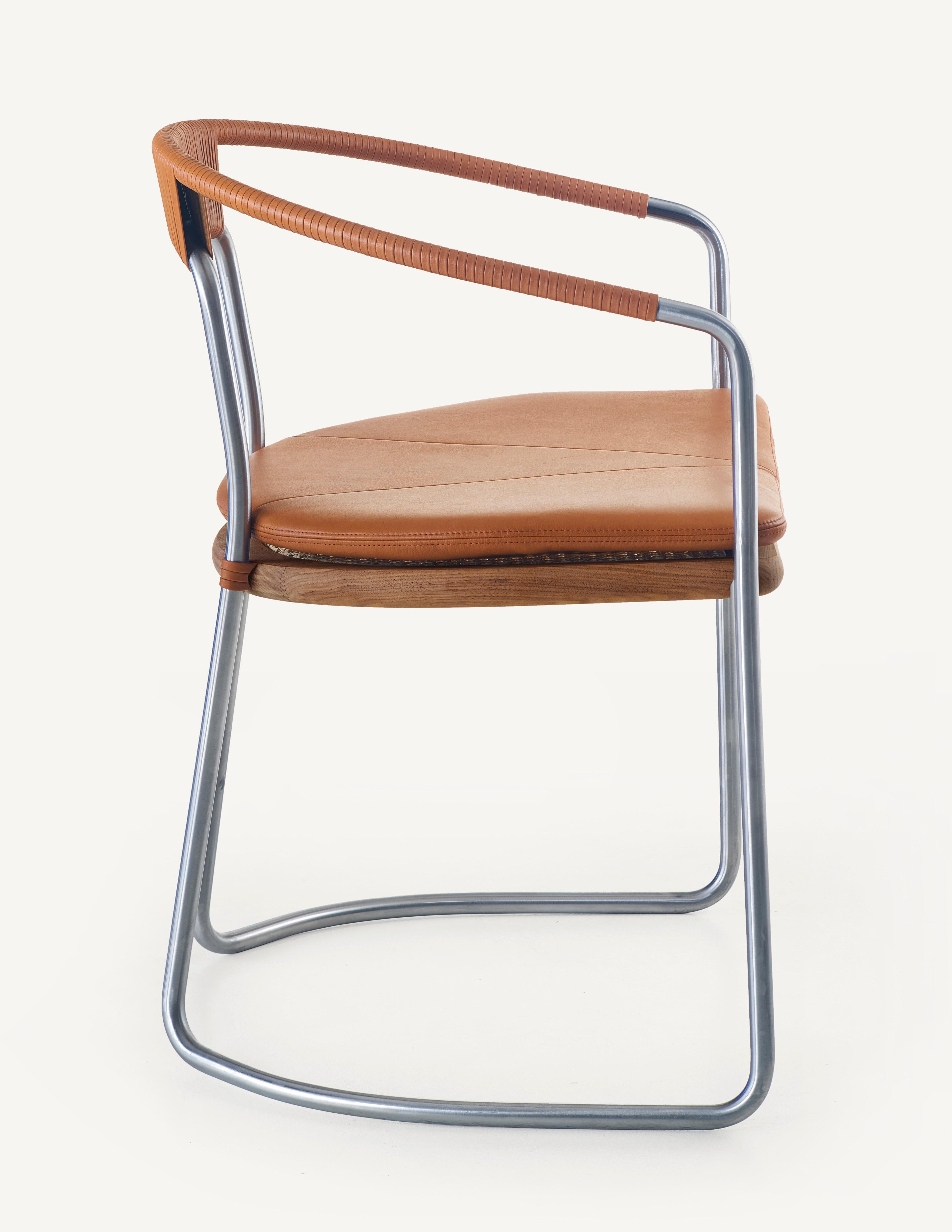 Im Angebot: Geometrischer Stuhl aus Nussbaum, satiniertem Nickel und Leder von Craig Bassam, Brown (Elegant 43807 British Tan) 5