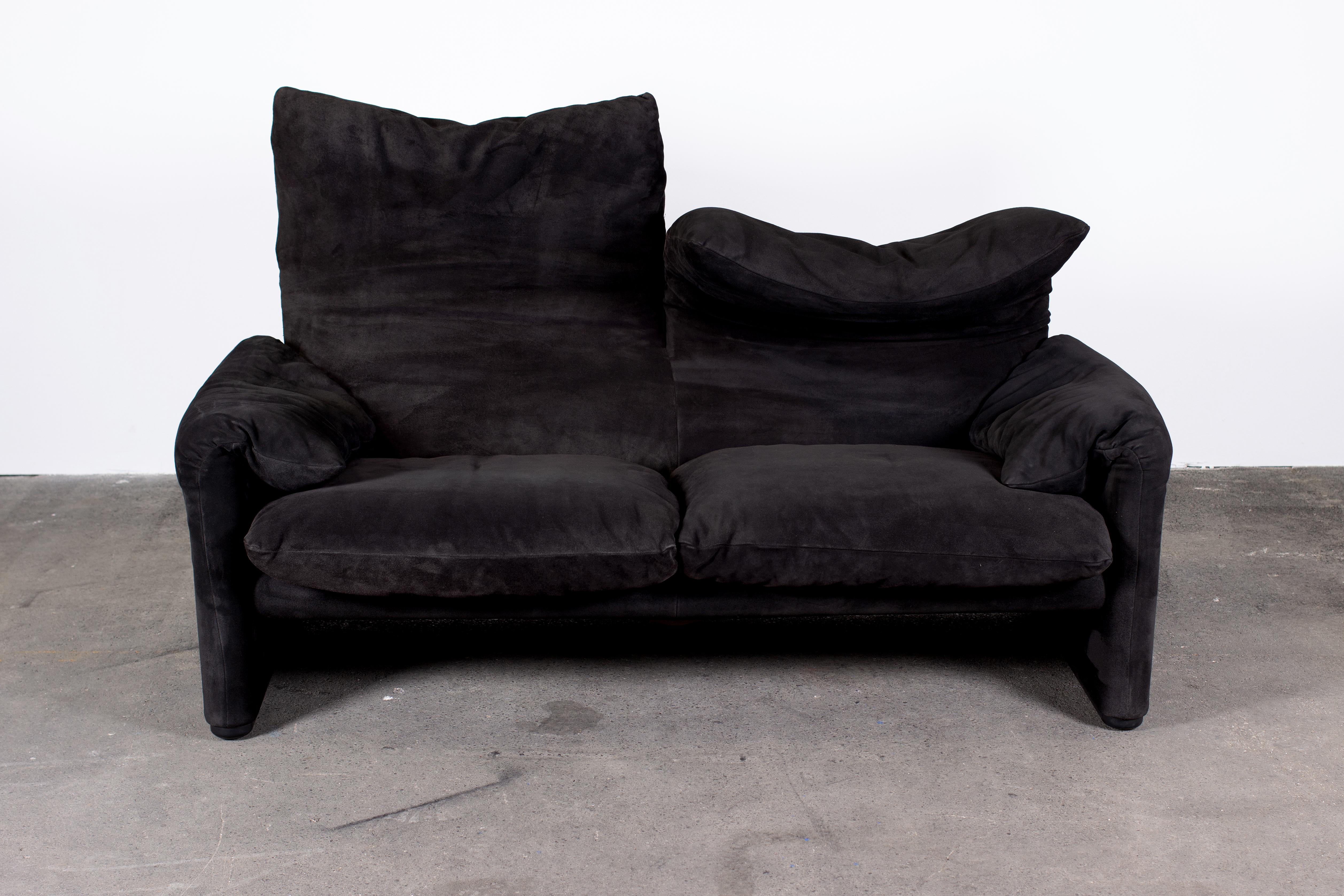 Pair of Black Suede 2-Seater Maralunga Sofas by Vico Magistretti for Cassina 16