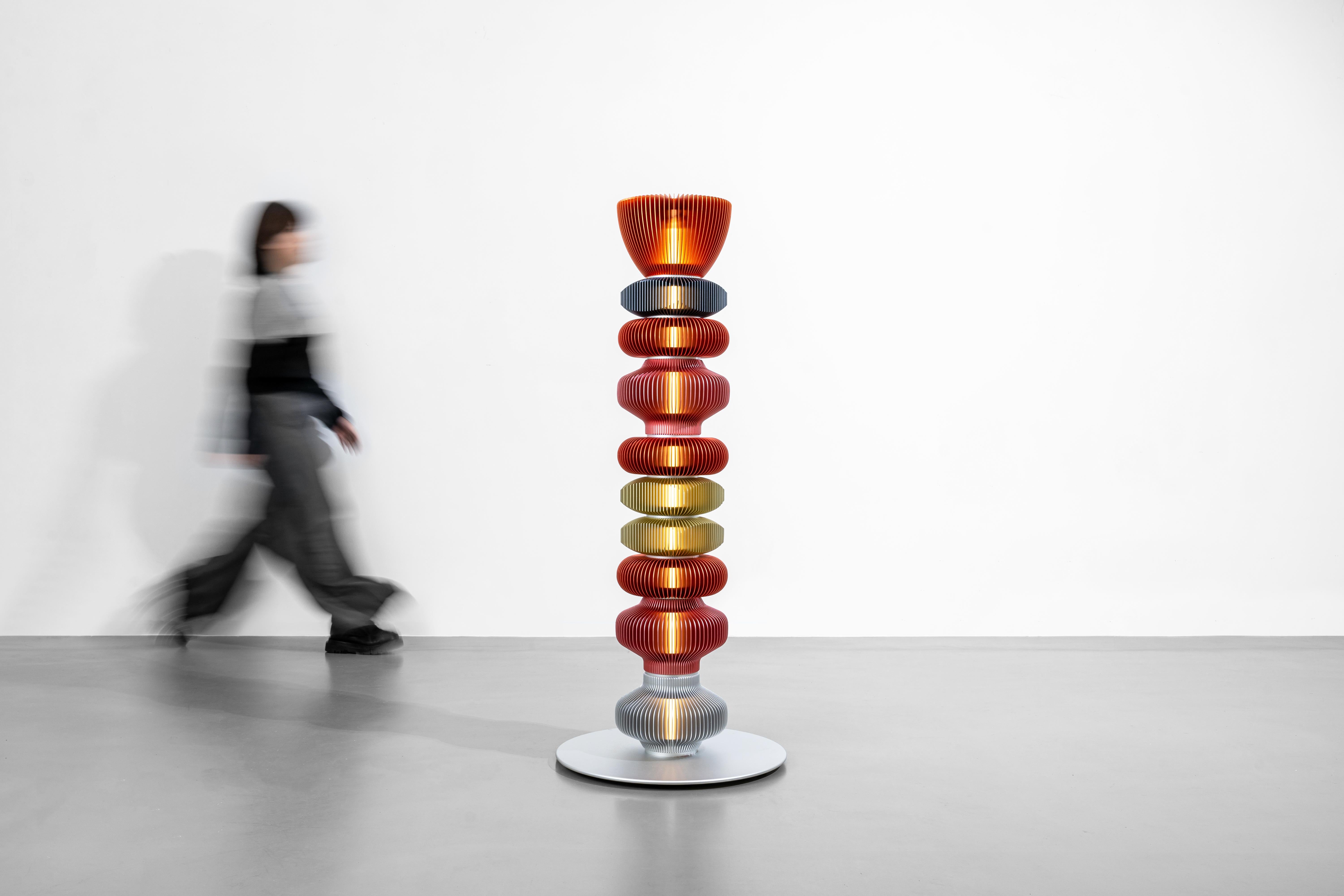 TOTEM-14 by Michael Young, lampadaire au design Contemporary en vente 20