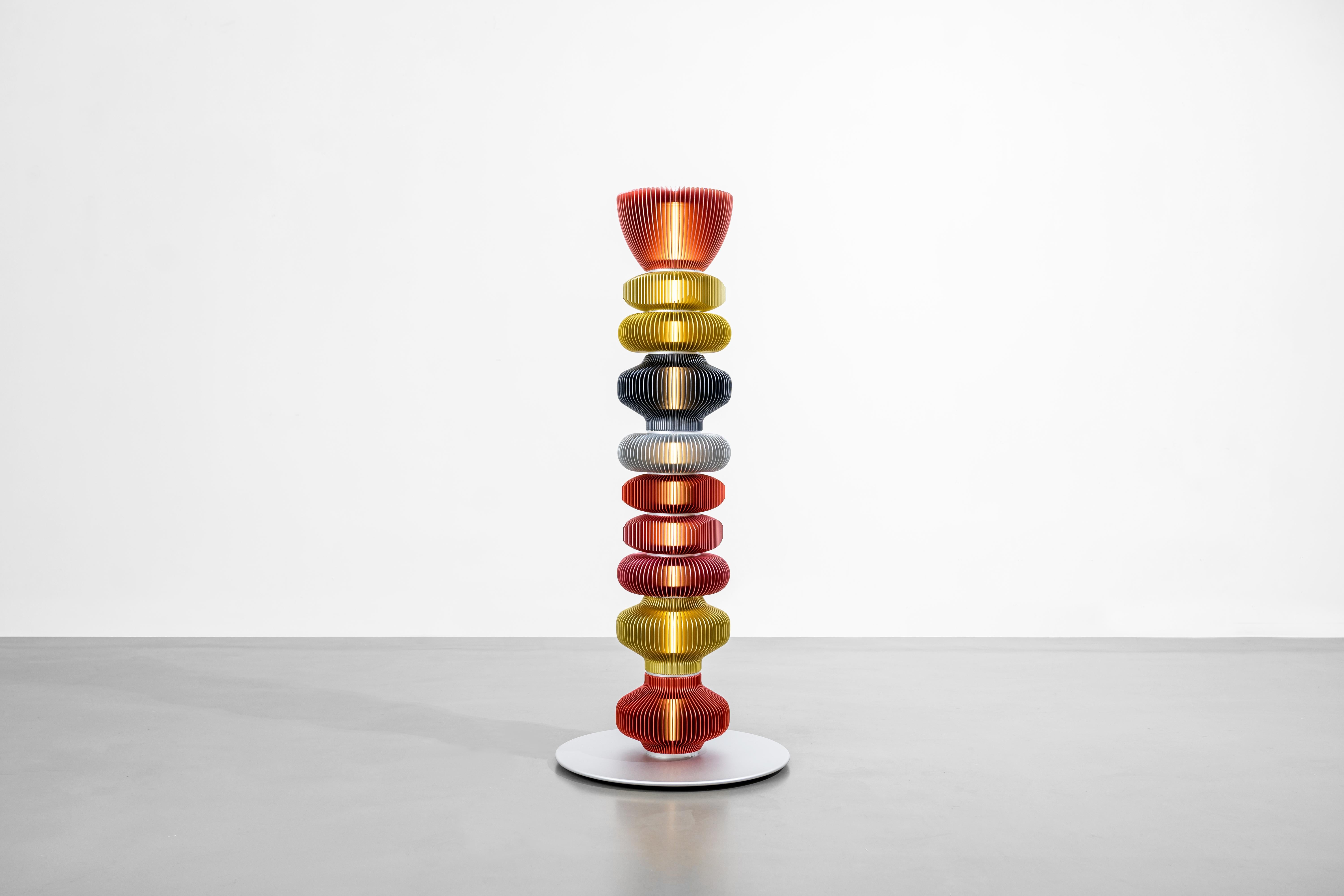 ALLTOTEMs by Michael Young - Sculpting Light -

Michael Young is renowned for his innovative use of aluminum in his works. His creations highlight the versatility and aesthetic appeal of this material. Michael's use of aluminum encompasses a range