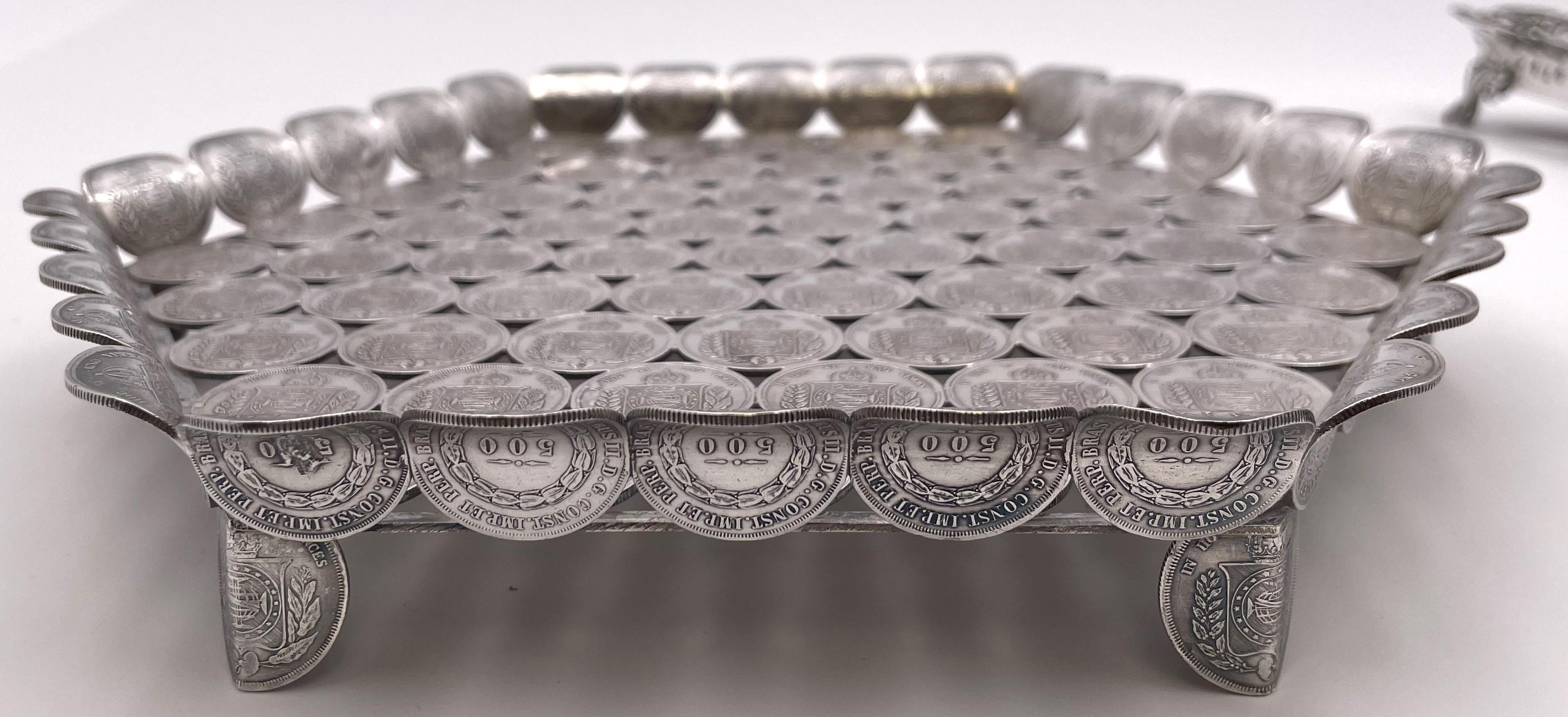 Brasiliano Raro set brasiliano di 3 vassoi con piedi in argento realizzati con monete del XIX e XX secolo in vendita