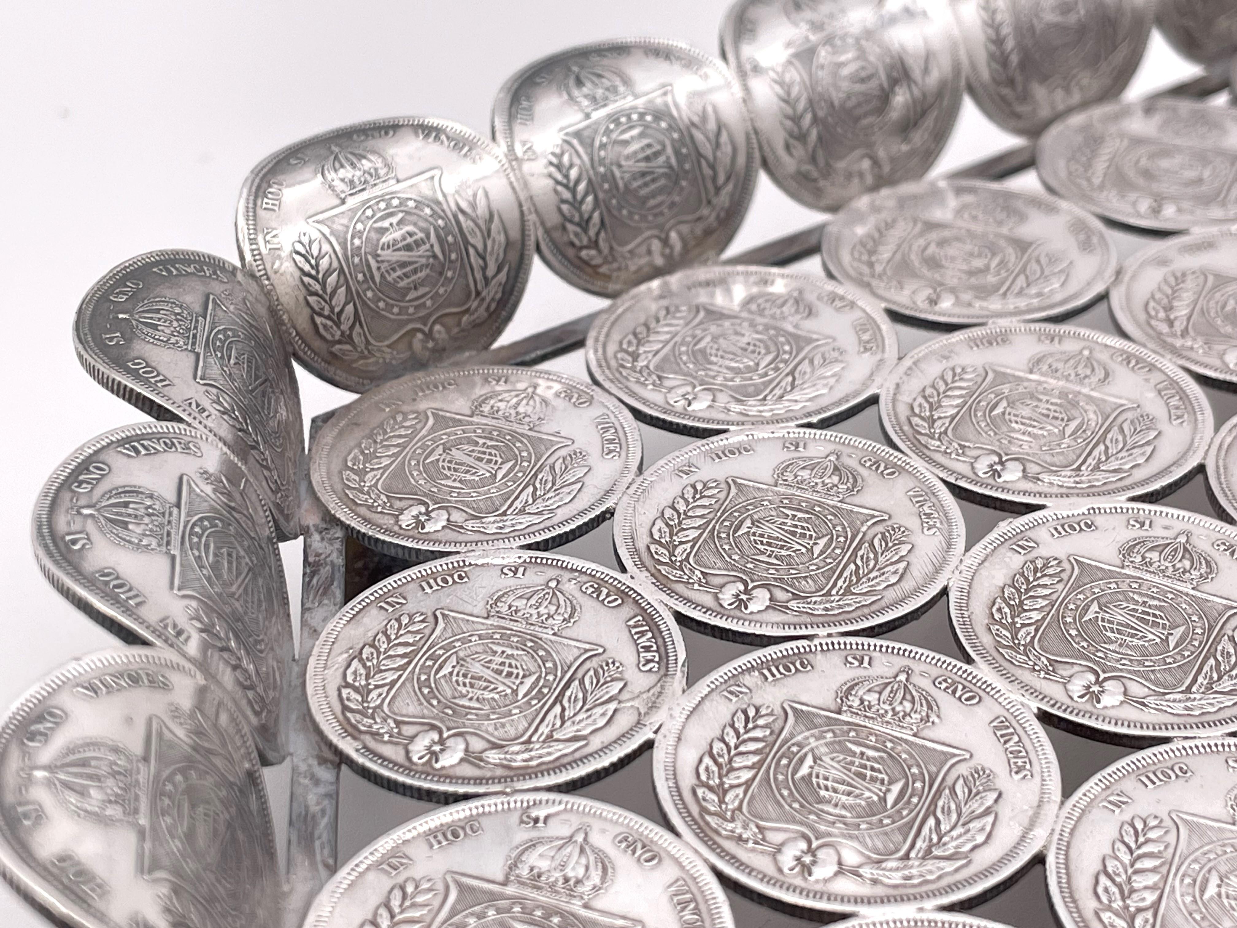 Raro set brasiliano di 3 vassoi con piedi in argento realizzati con monete del XIX e XX secolo In condizioni buone in vendita a New York, NY