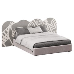Mid-Century Modern Wellenförmiges Kopfteil aus grauem und weißem Holz mit grauem und weißem Muster für King-Bett