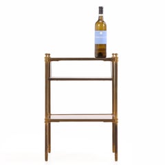 Tavolino a tre ripiani in mogano francese e ottone, 1950 circa