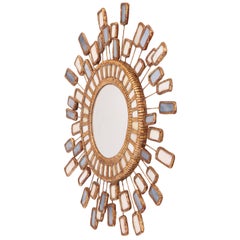 Un llamativo espejo convexo de estilo contemporáneo inspirado en el emblemático «Miroir Étincelles» (