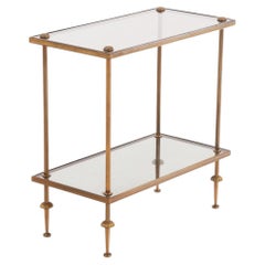 Table d'appoint française en laiton et verre fumé, dans le style Maison Jansen, vers 1950