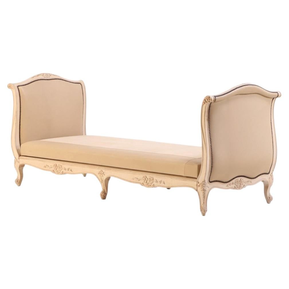 French Painted and Carved Louis XV-Style Daybed, C. 1940. For Sale
