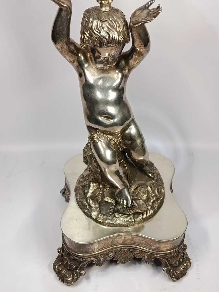 Début du 20ème siècle Paire de centres de table néoclassiques avec chérubins 1900 Angleterre en vente