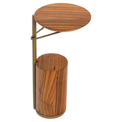 Tavolino "Tyr" con impiallacciatura in Wood Wood e dettagli in acciaio al carbonio