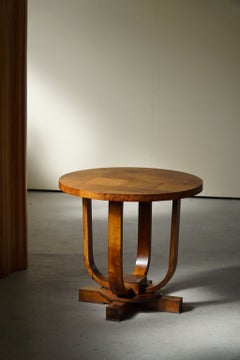 Danish Round Art Deco Side Table / Coffee Table in Walnut, Made in 1940s