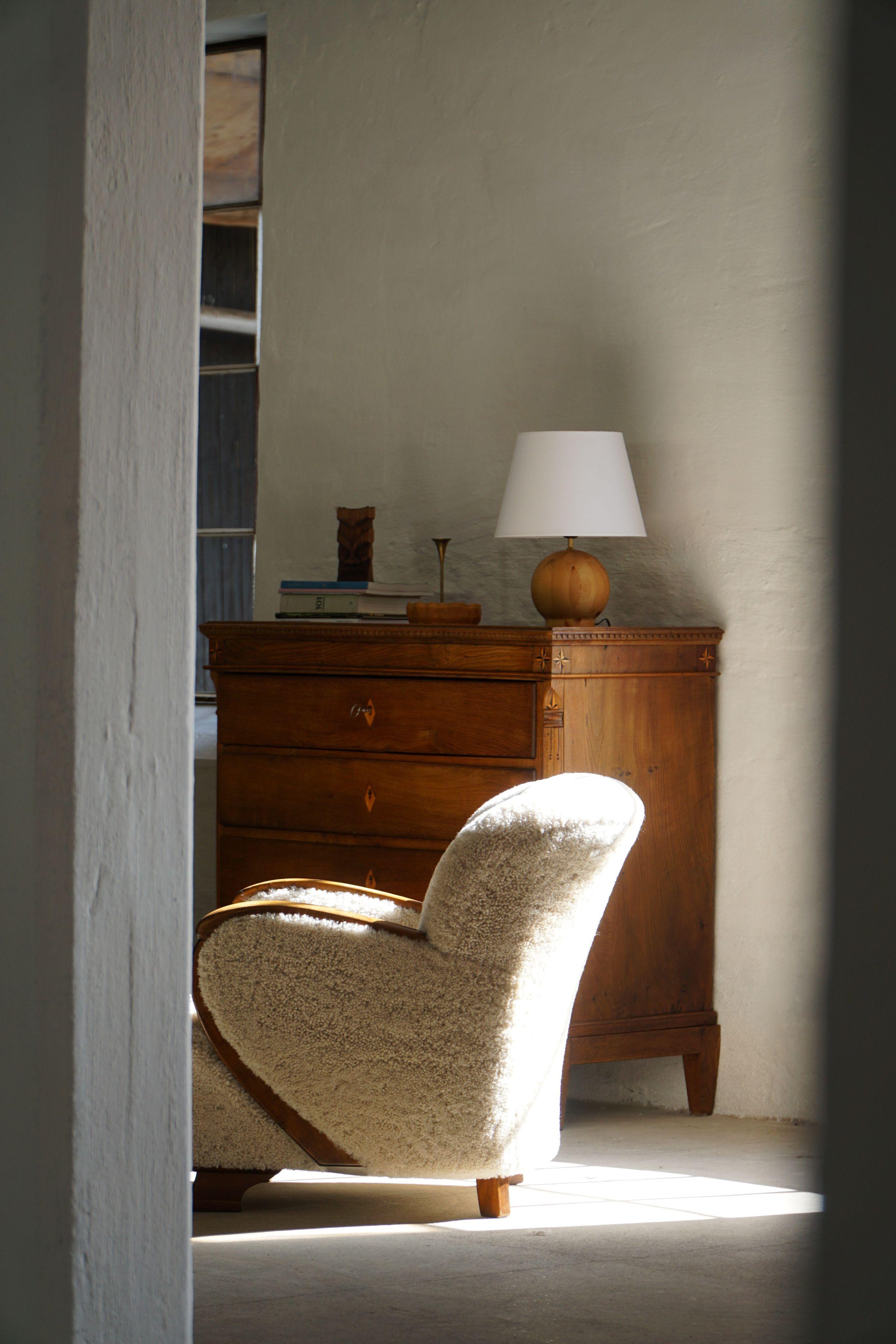 Runde Holztischlampe, Dänische Moderne, Massivkiefer, 1980er Jahre (20. Jahrhundert) im Angebot