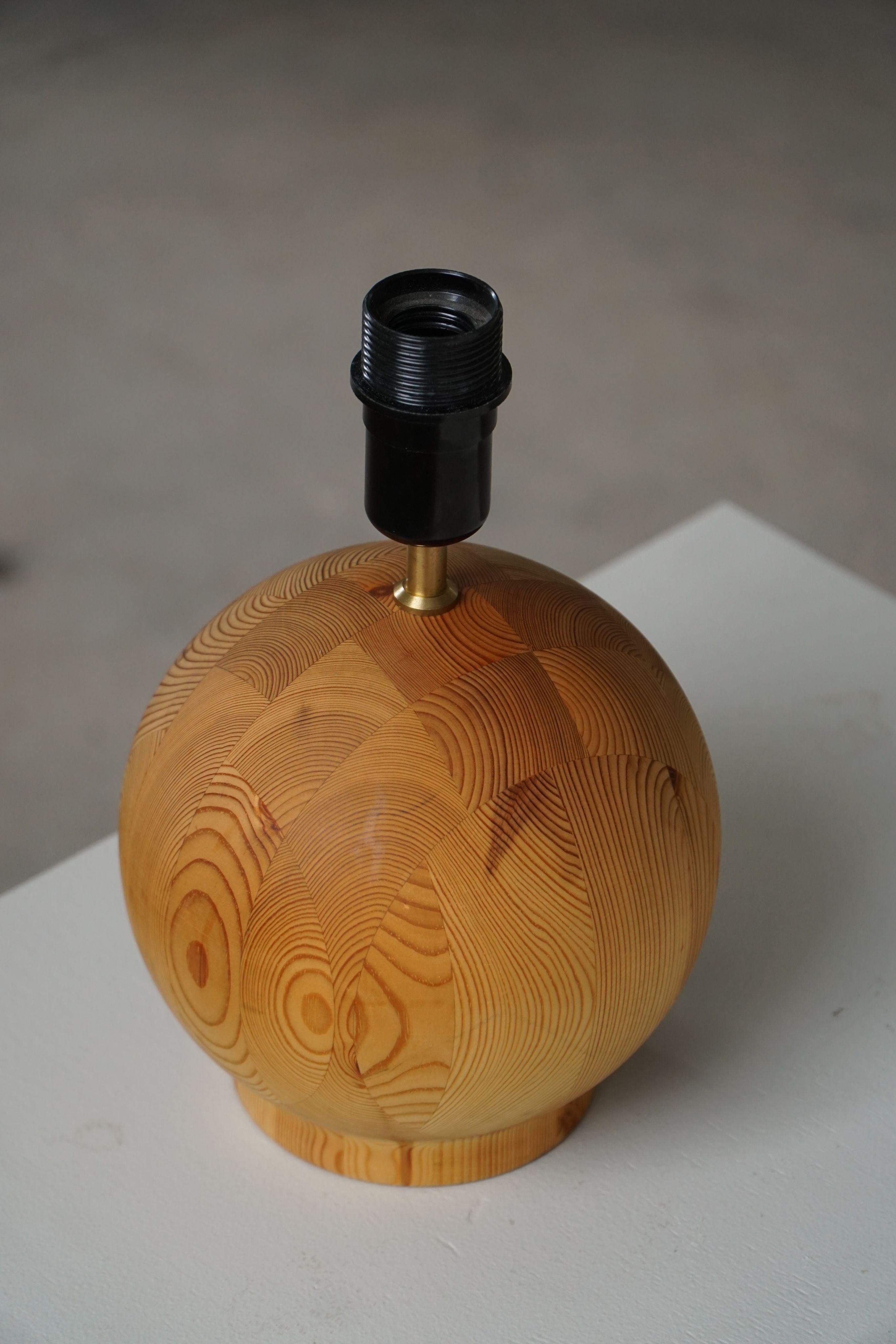 Runde Holztischlampe, Dänische Moderne, Massivkiefer, 1980er Jahre im Angebot 3