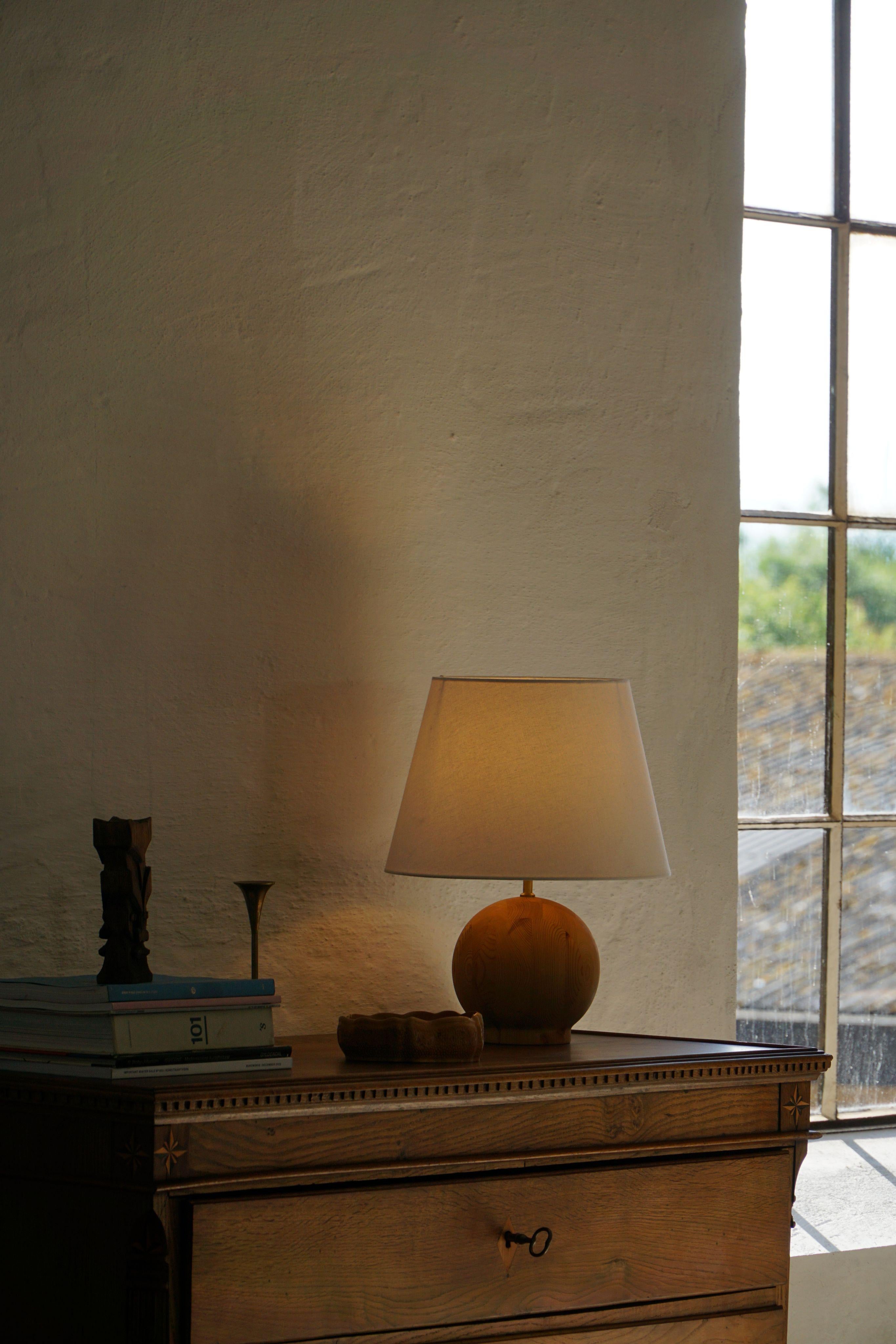 Runde Holztischlampe, Dänische Moderne, Massivkiefer, 1980er Jahre im Angebot 5