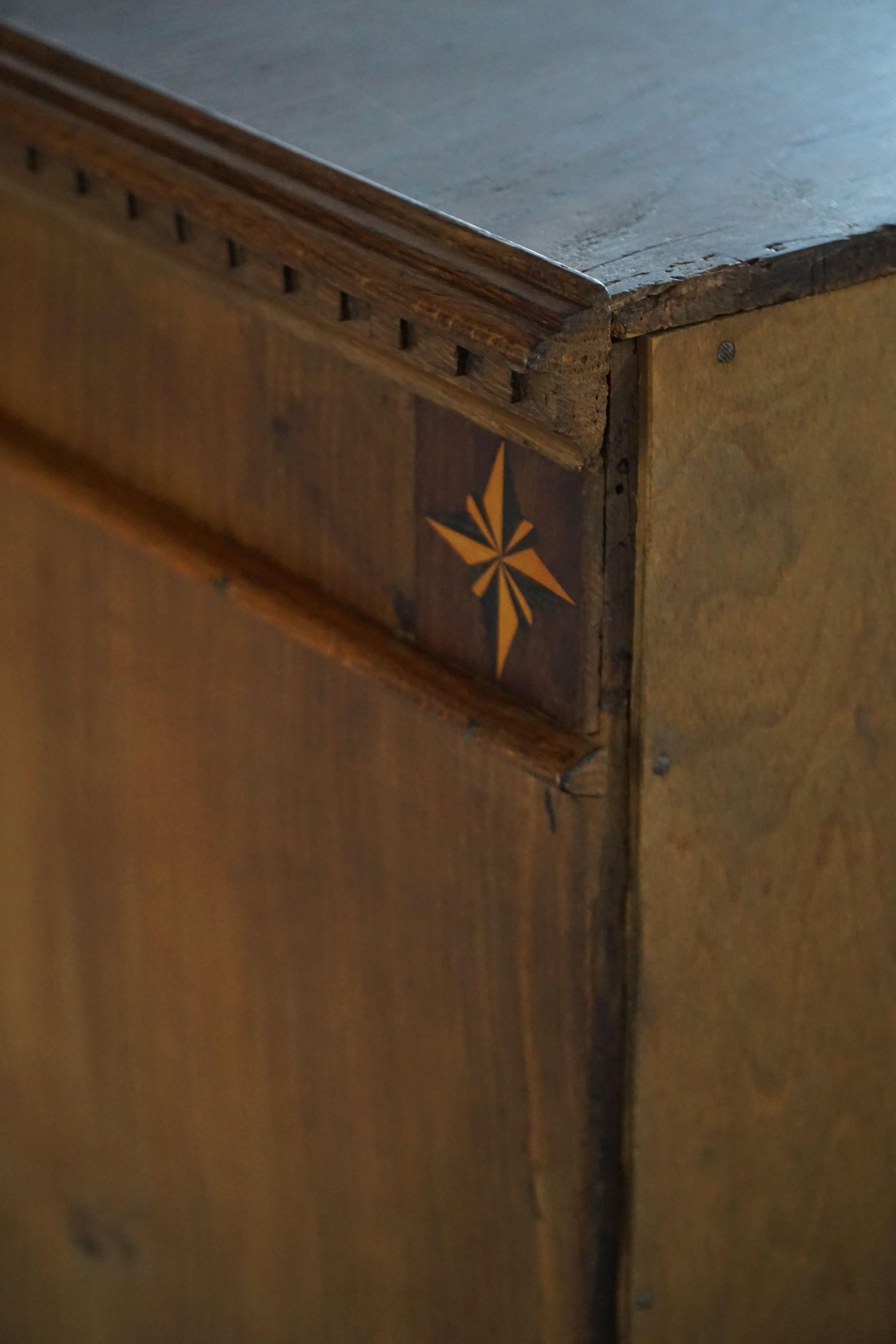 Ancienne commode danoise en Oak, réalisée à la fin du 18ème siècle, Louis XVI en vente 2