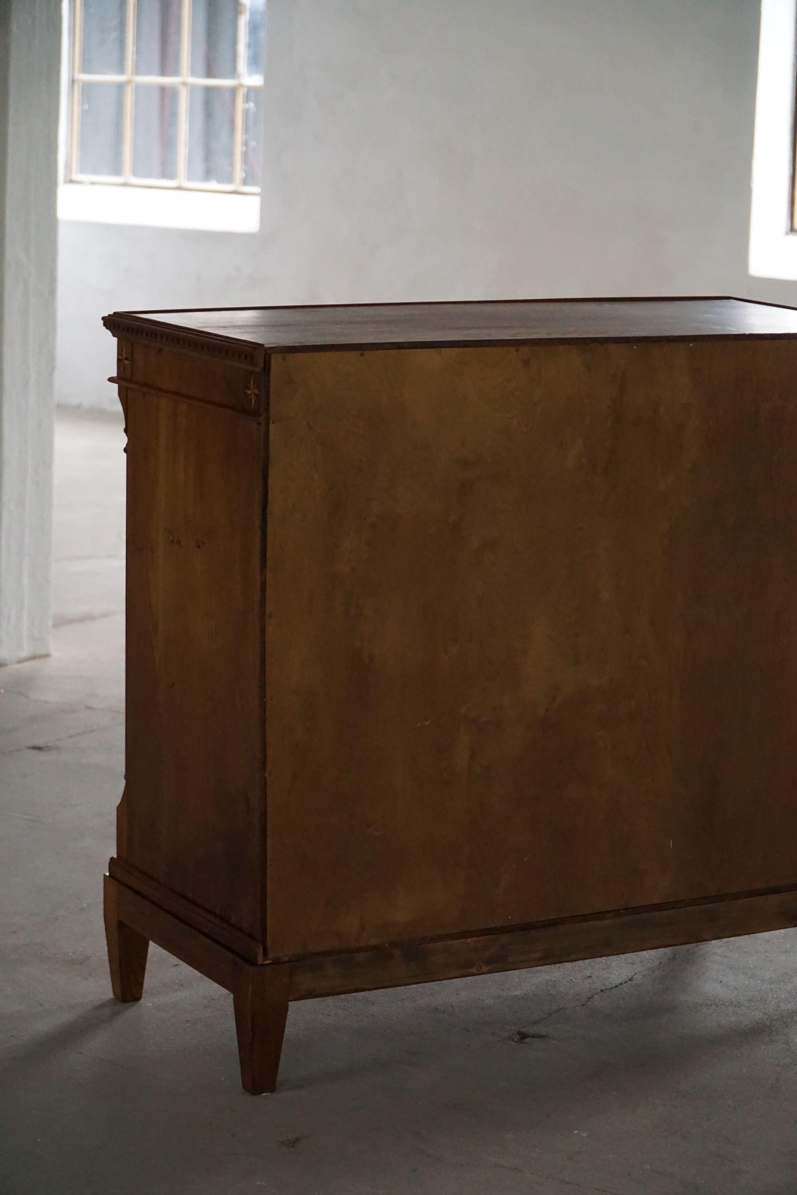 Ancienne commode danoise en Oak, réalisée à la fin du 18ème siècle, Louis XVI en vente 3