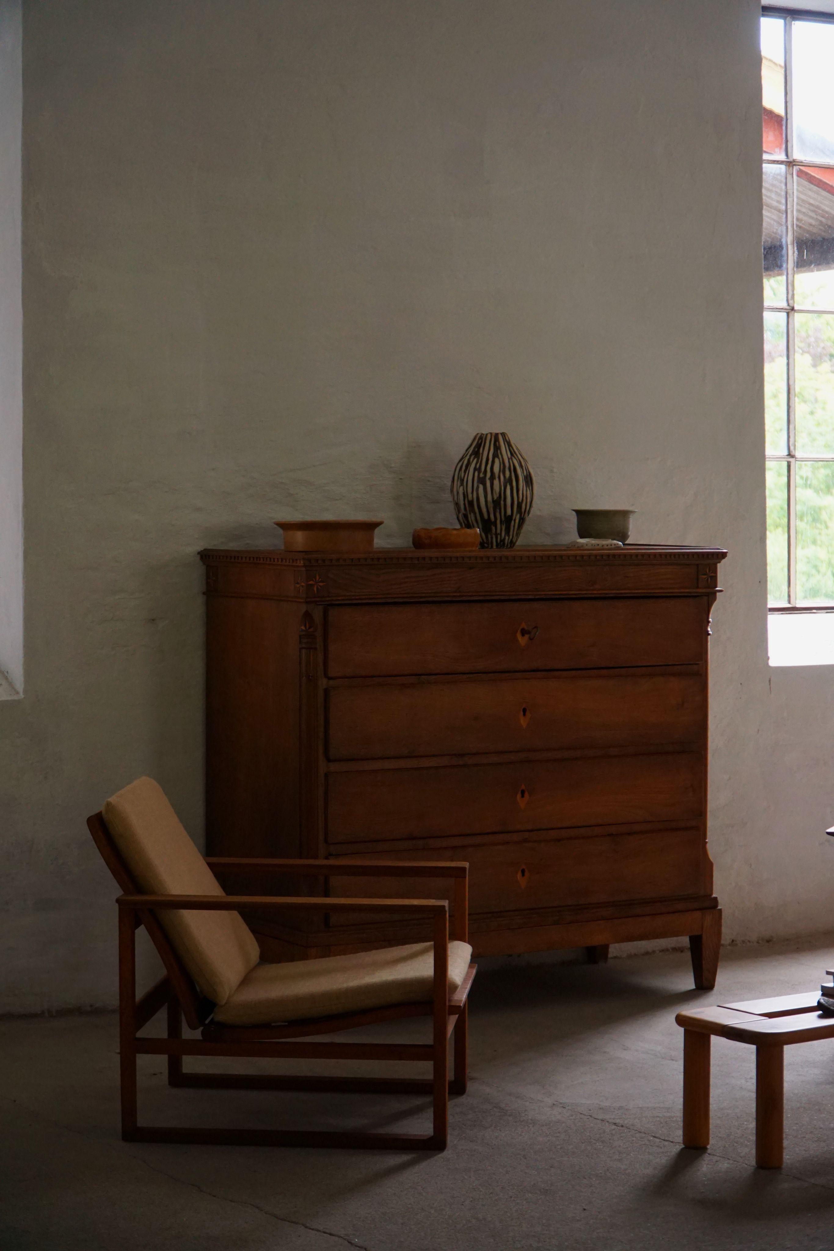 Ancienne commode danoise en Oak, réalisée à la fin du 18ème siècle, Louis XVI en vente 4