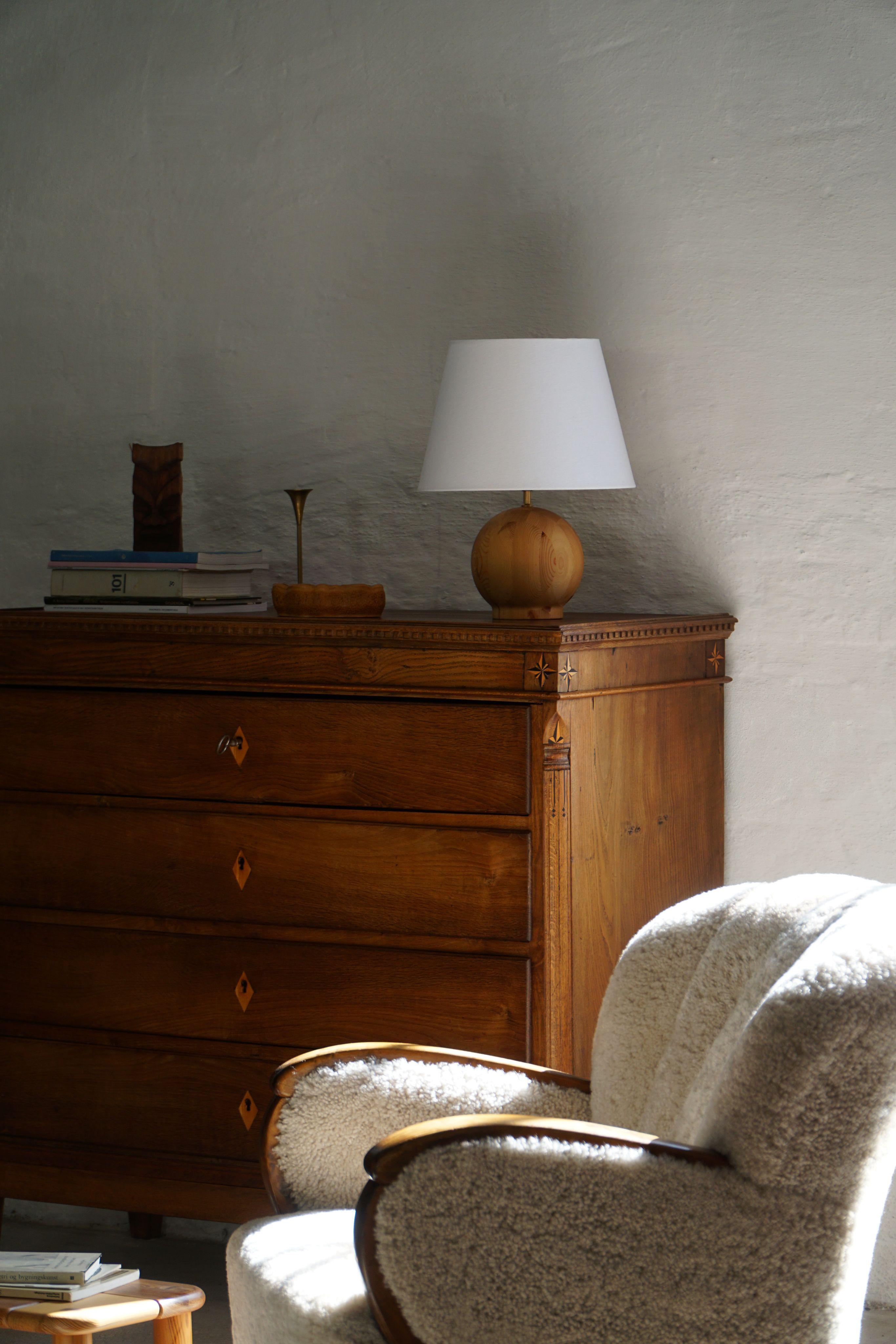 Ancienne commode danoise en Oak, réalisée à la fin du 18ème siècle, Louis XVI en vente 12