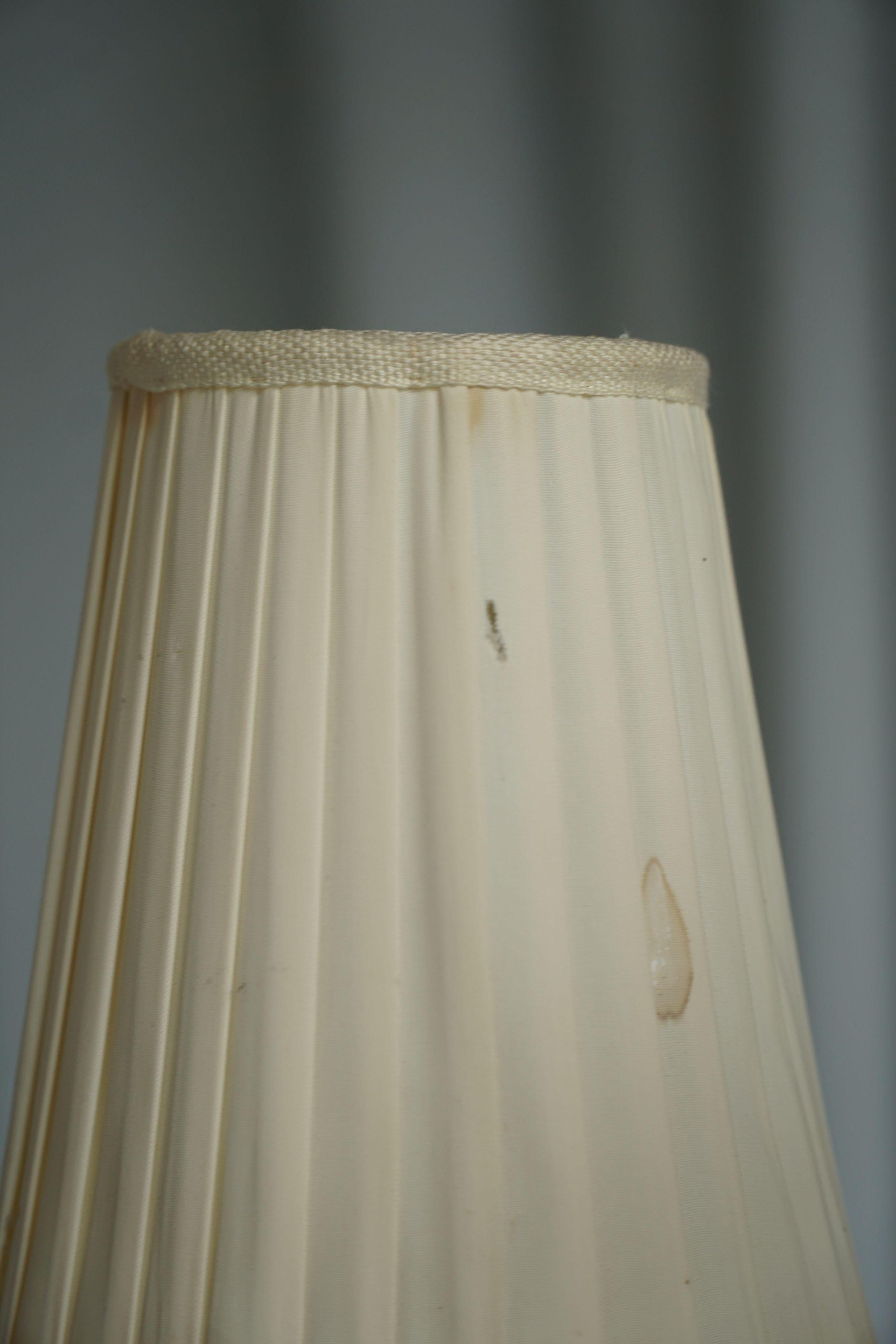 Lampadario svedese del Mid Century Modern a 3 bracci, ottone e paralumi in seta, anni '50 in vendita 6