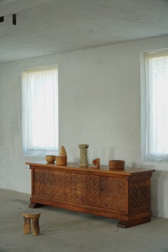Großes Sideboard im dänisch-modernen Stil aus geschnitztem Eichenholz von Max A. Rasmussen, Dänemark, 1940er Jahre