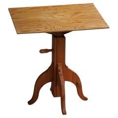 Mesa de lectura escultural y ajustable de pino con tablero inclinable, estilo moderno sueco, década de los 70