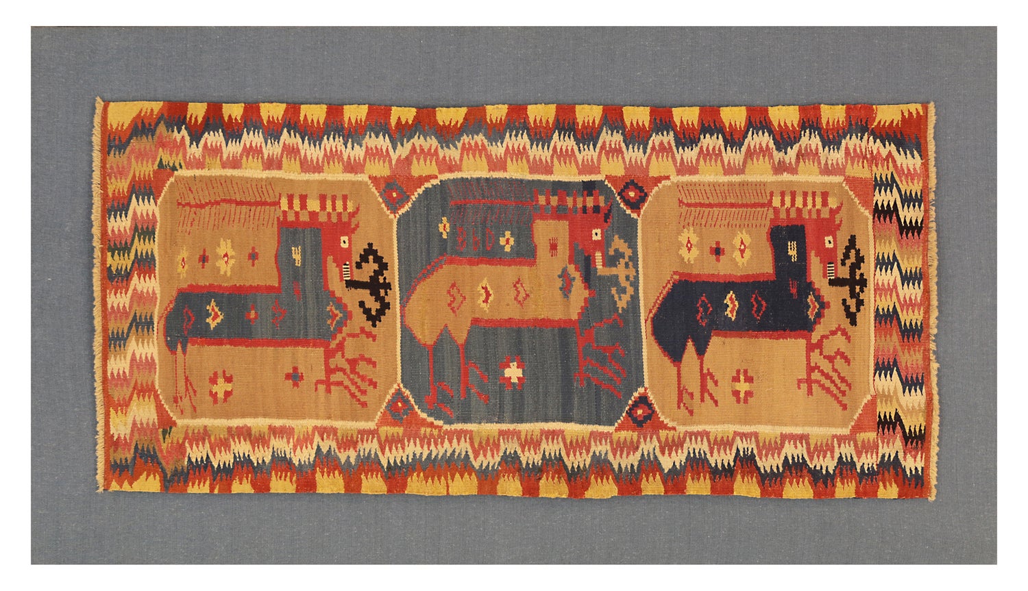 Antikes schwedisches Pferdedesign in Beige und Blau aus Textil, 19. Jahrhundert
