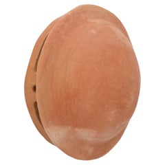 Lampada da parete in ceramica di terracotta realizzata con argilla nativa da Memòri Studio