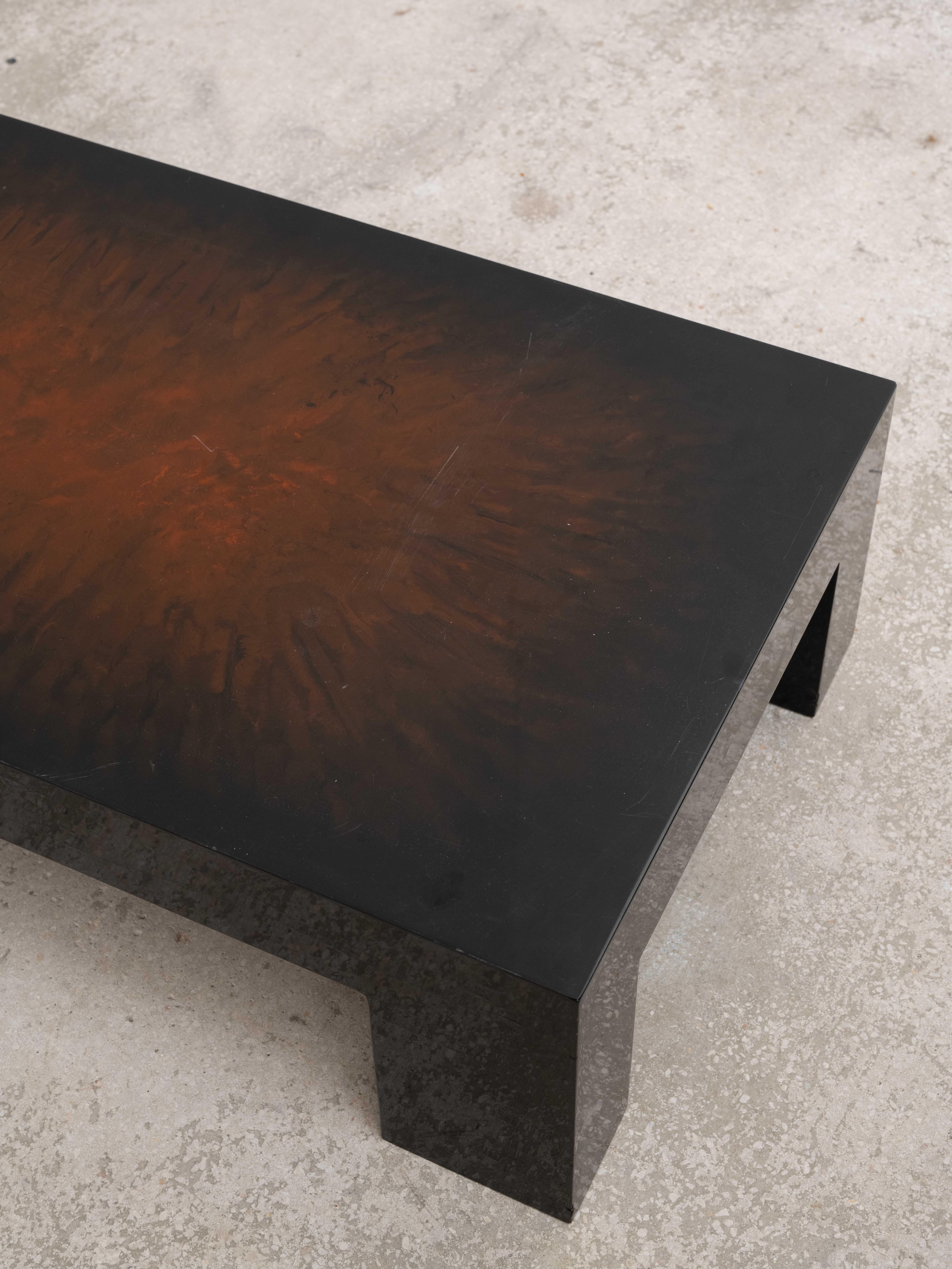 Rectangular coffee table in flame-lacquered wood, 1980's For Sale 4