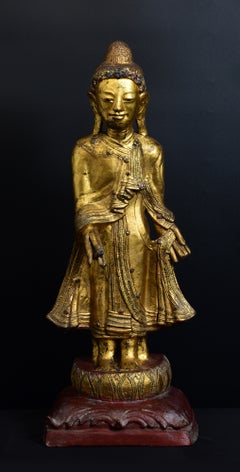 XIXe siècle, Mandalay, Bouddha debout birman antique laqué