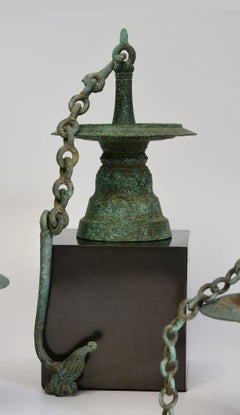 Set di lampade a olio antiche thailandesi in bronzo “Sankampaeng” con supporto