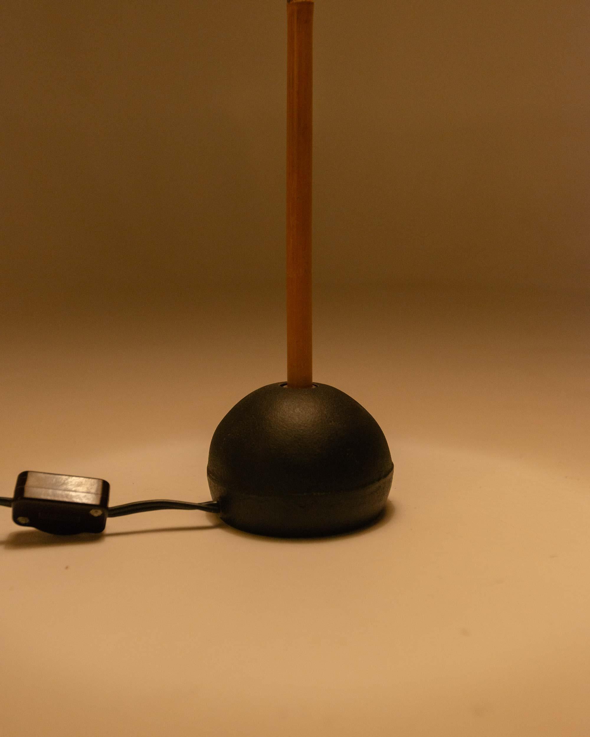 Early Isamu Noguchi Akari Table Lamps BB1 with 30A shade For Sale 9
