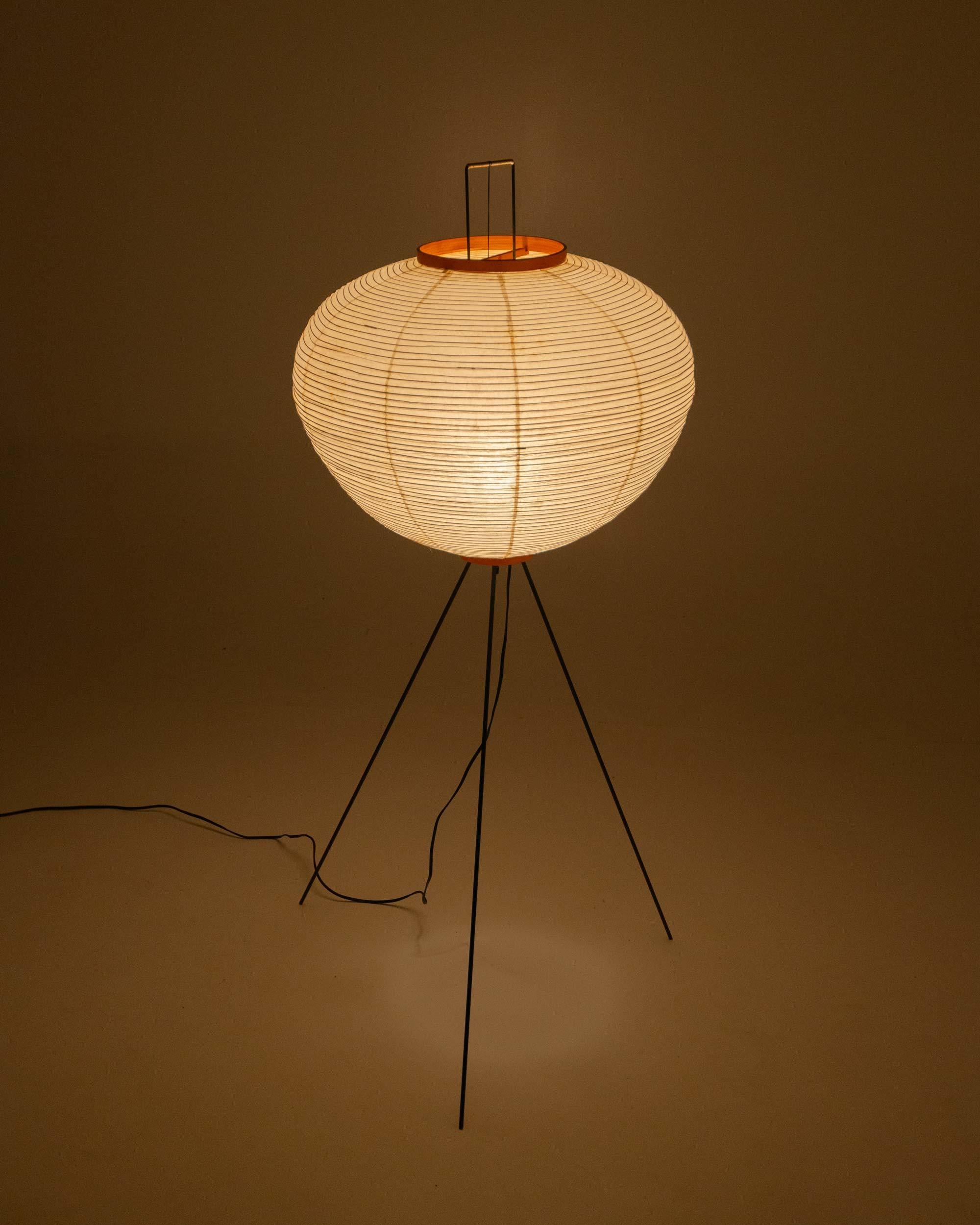 Early Isamu Noguchi Akari Floor Lamp 10A , 1950s For Sale 5