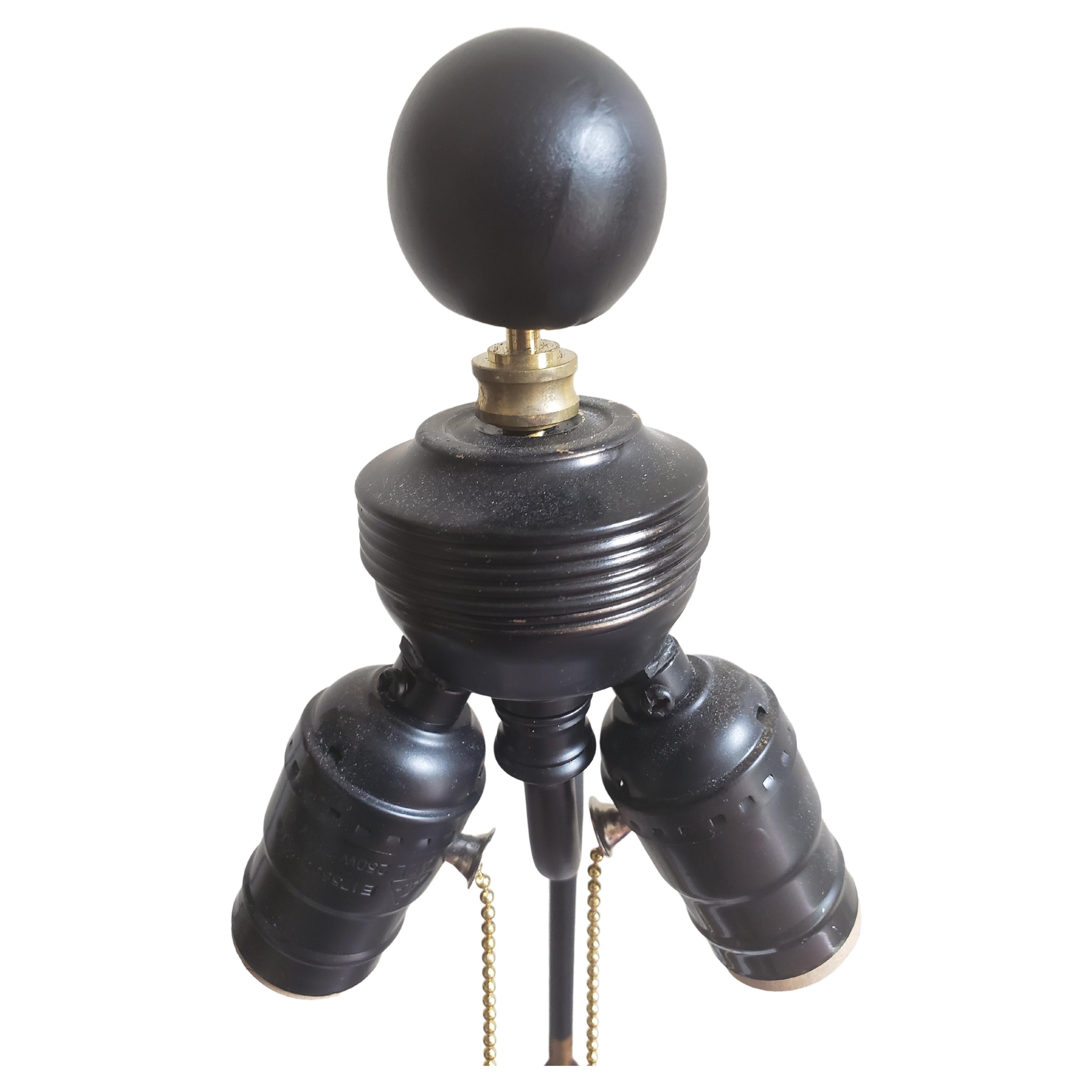 Lámparas de Mesa Figurales Antiguas Venecianas Grandes de Bronce con Pantallas Personalizadas en venta 2