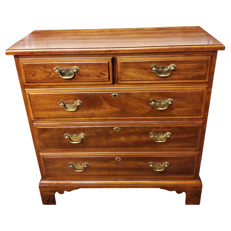 This is an authentic Oxford cherry dresser chest hand made by Statton Trutype Americana from the Colony House in Virgina. This one has some mild wear and that you may see in the photos, but it's in great shape, and it definitely stands out as a