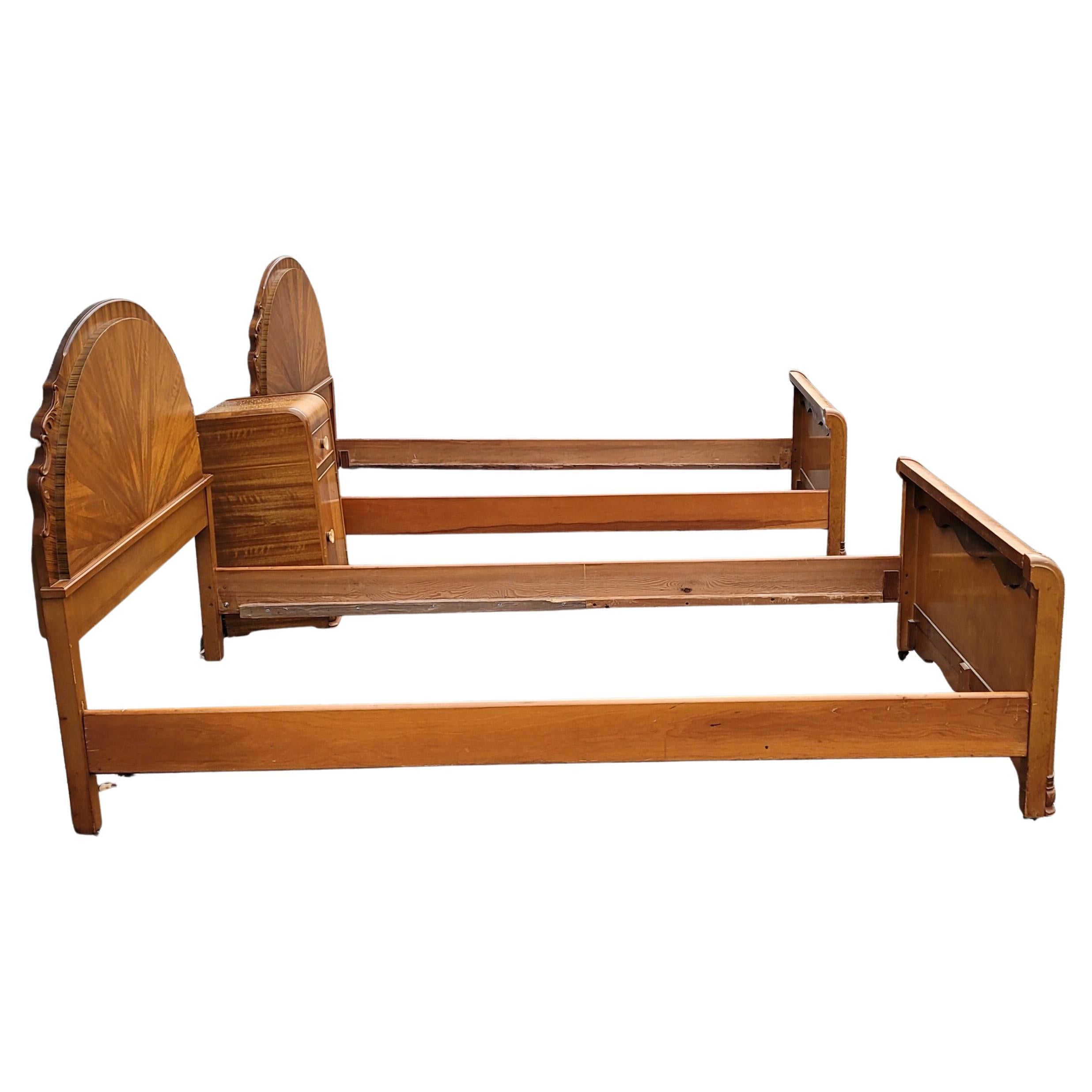 A Pair of 1930s Art Deco Mahogany Twin Size Bedsteads For Sale 4
