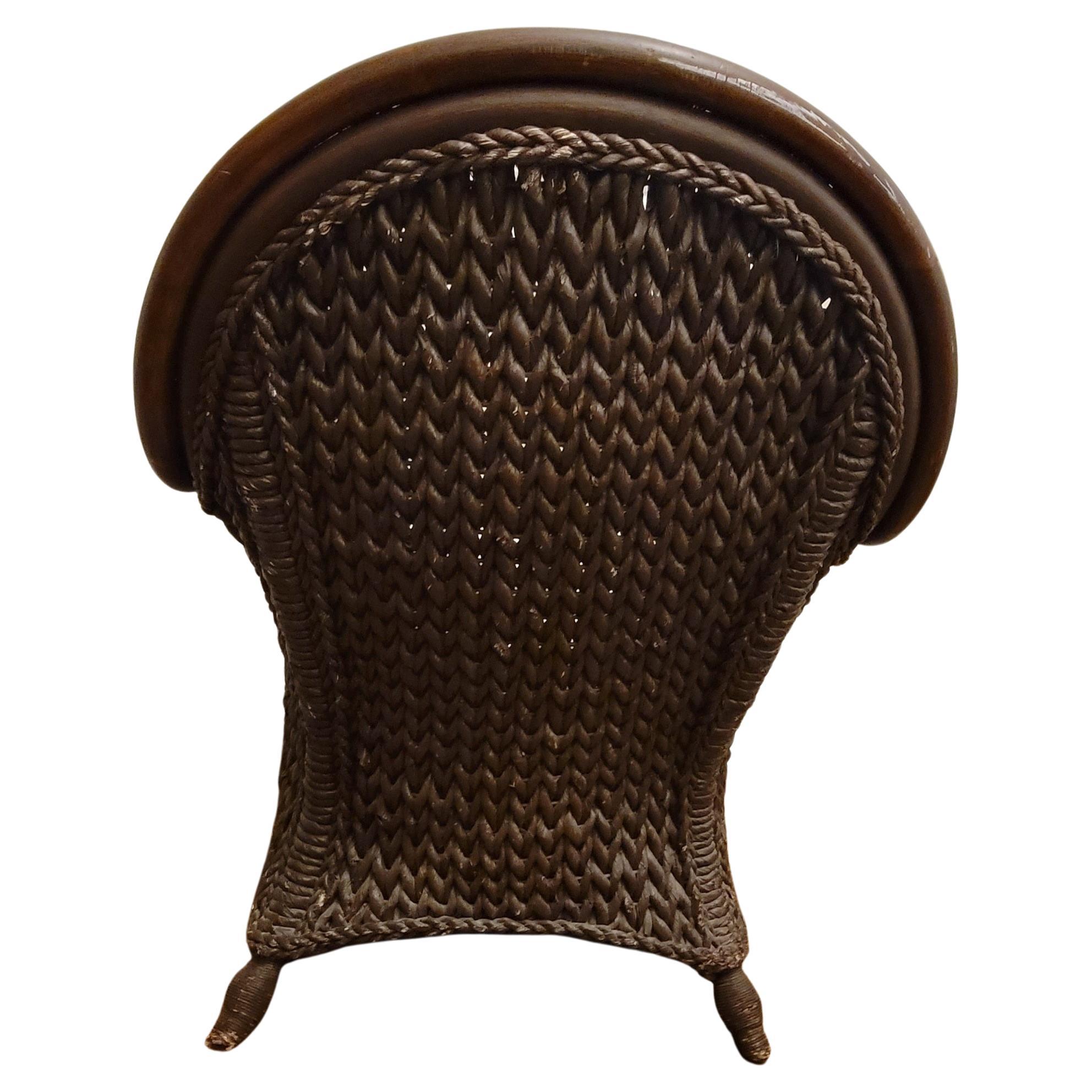 20th Century A Pair of 1980s Rattan and Rush Lounge Chairs with Ottoman Set For Sale