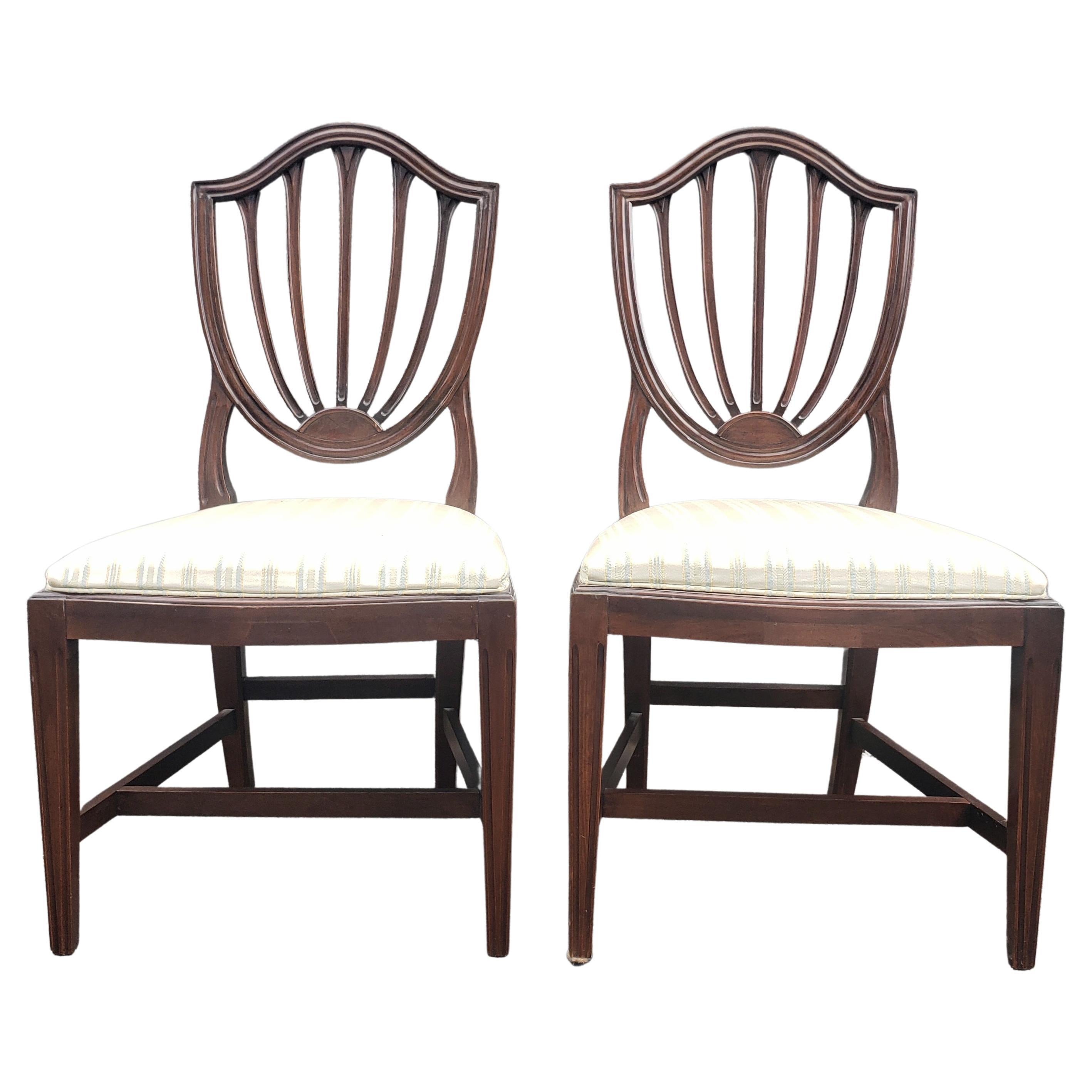 Ethan-Allen Georgian Ct Mahogany and Upholstered Shield Back Dining Chairs, Set In Good Condition In Germantown, MD