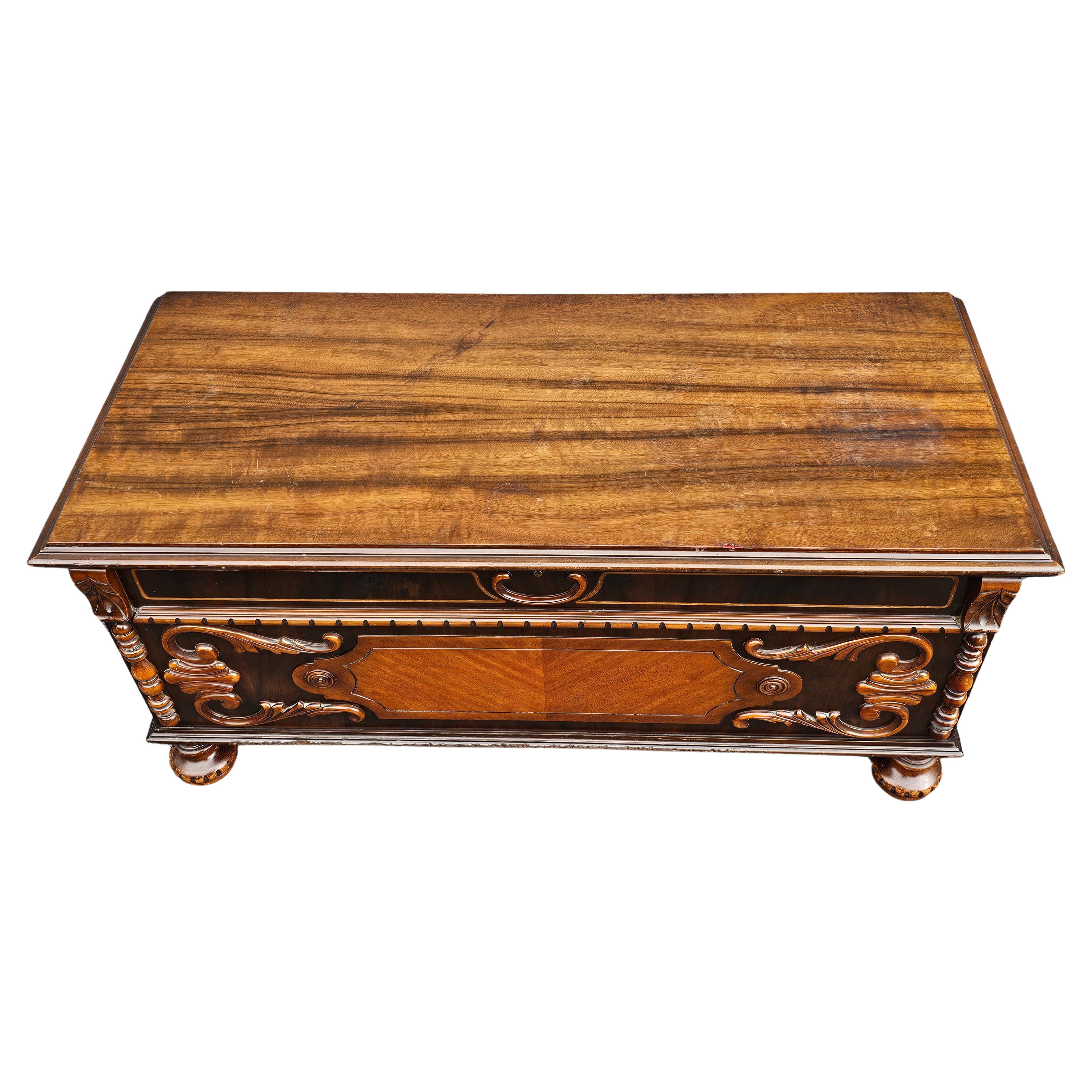 Early 2oth Century Haverty Furniture William And Mary Style Carved Mahogany and Cedar lined Blanket Chest.
Measures 44