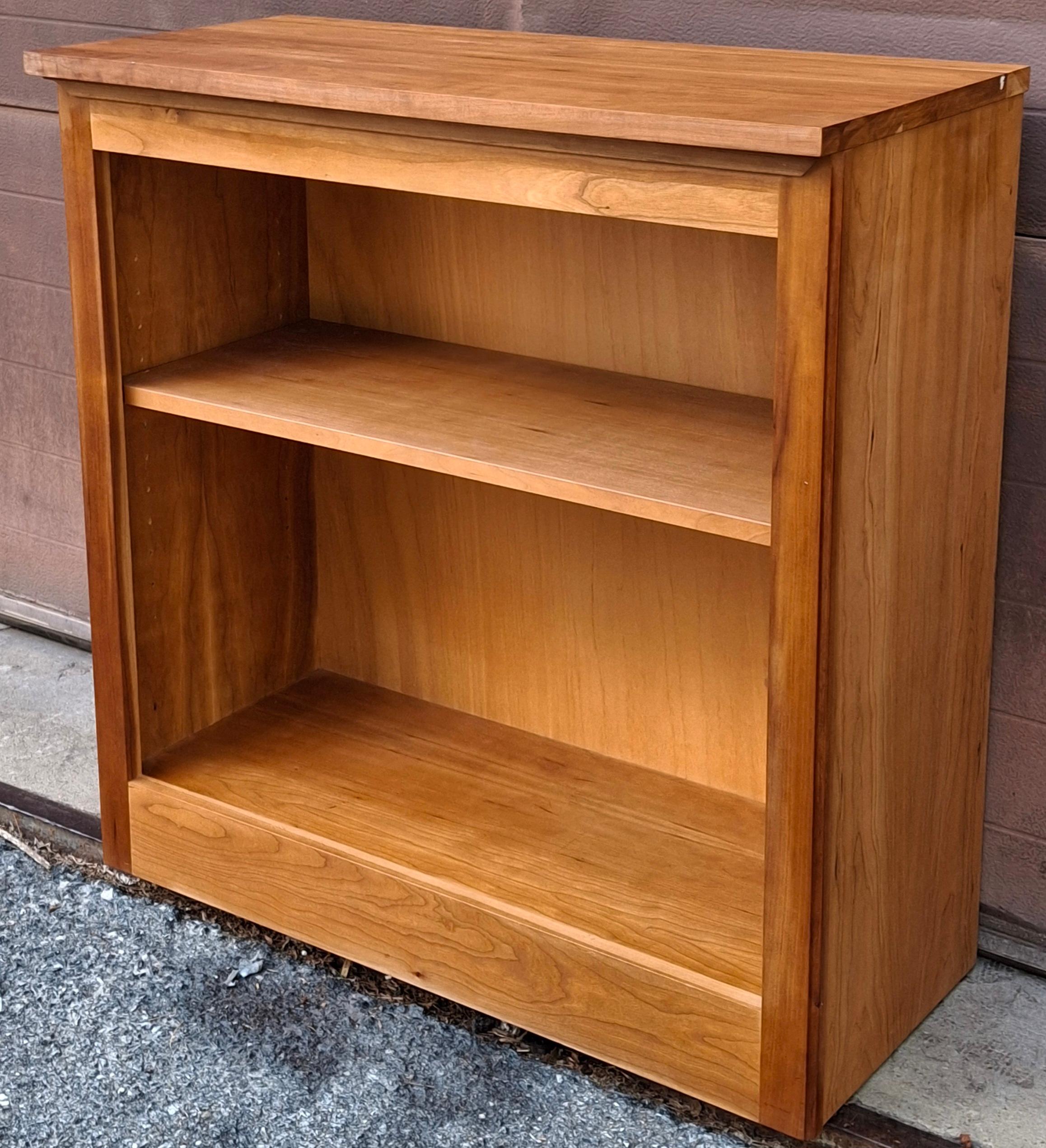 Fin du 20e siècle, bibliothèque à étagères basses réglables en bois de fruitier contemporain en vente 1