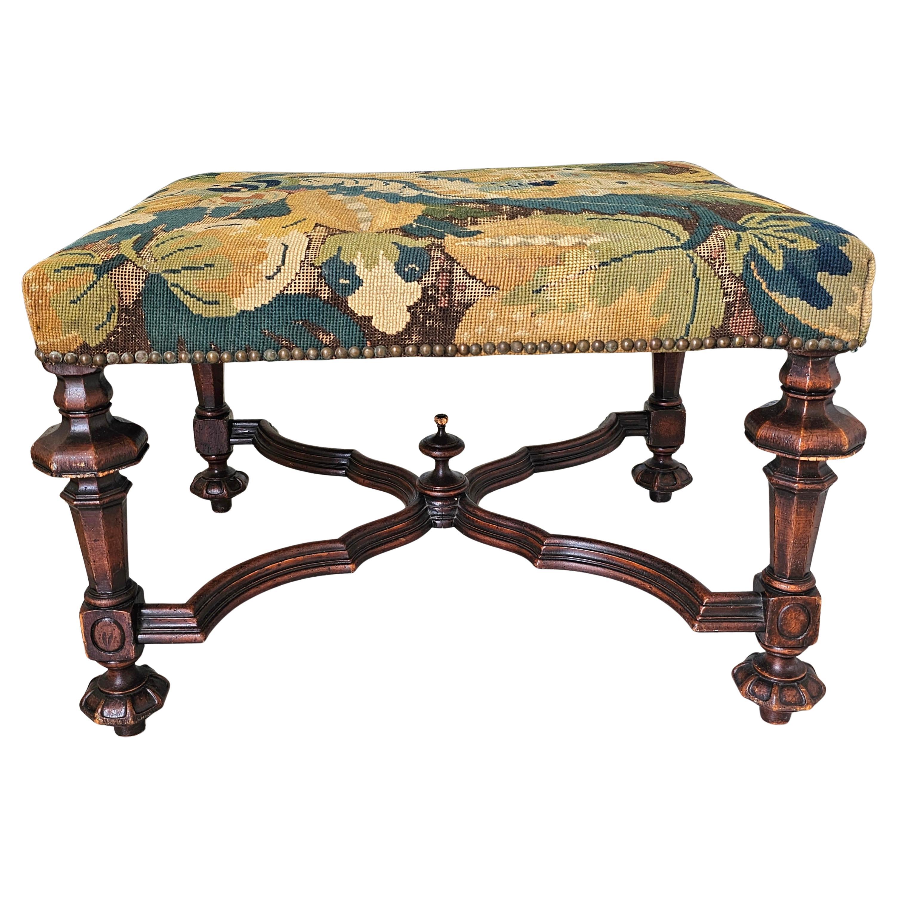 Carved Bancos
