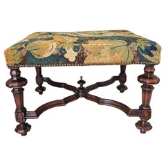 William & Mary Style geschnitzt Wood und Needlepoint Upholstered Bench w / Nagel trims