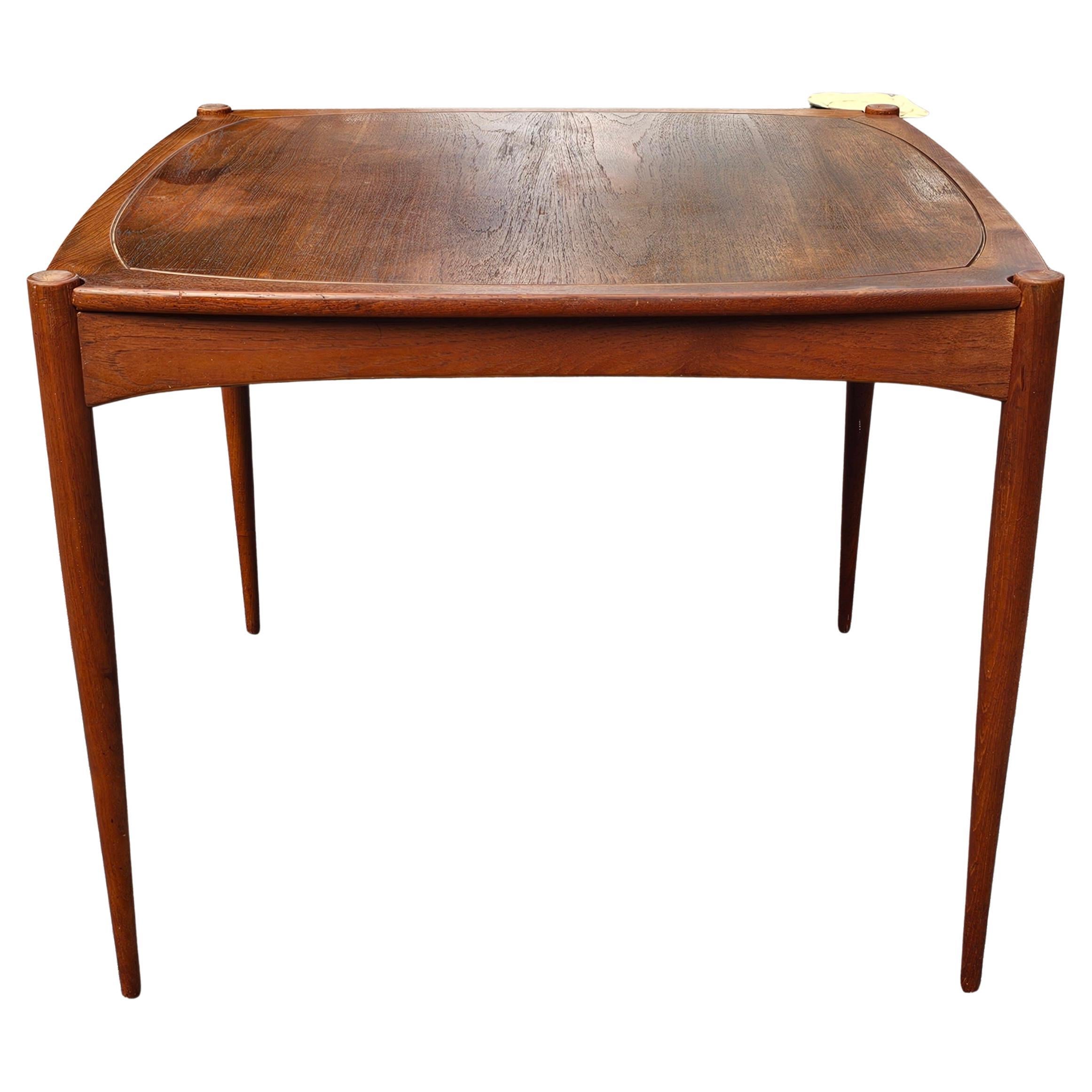 Scandinavo moderno Un tavolo da pranzo e da gioco danese reversibile in teak degli anni '60 di Selig