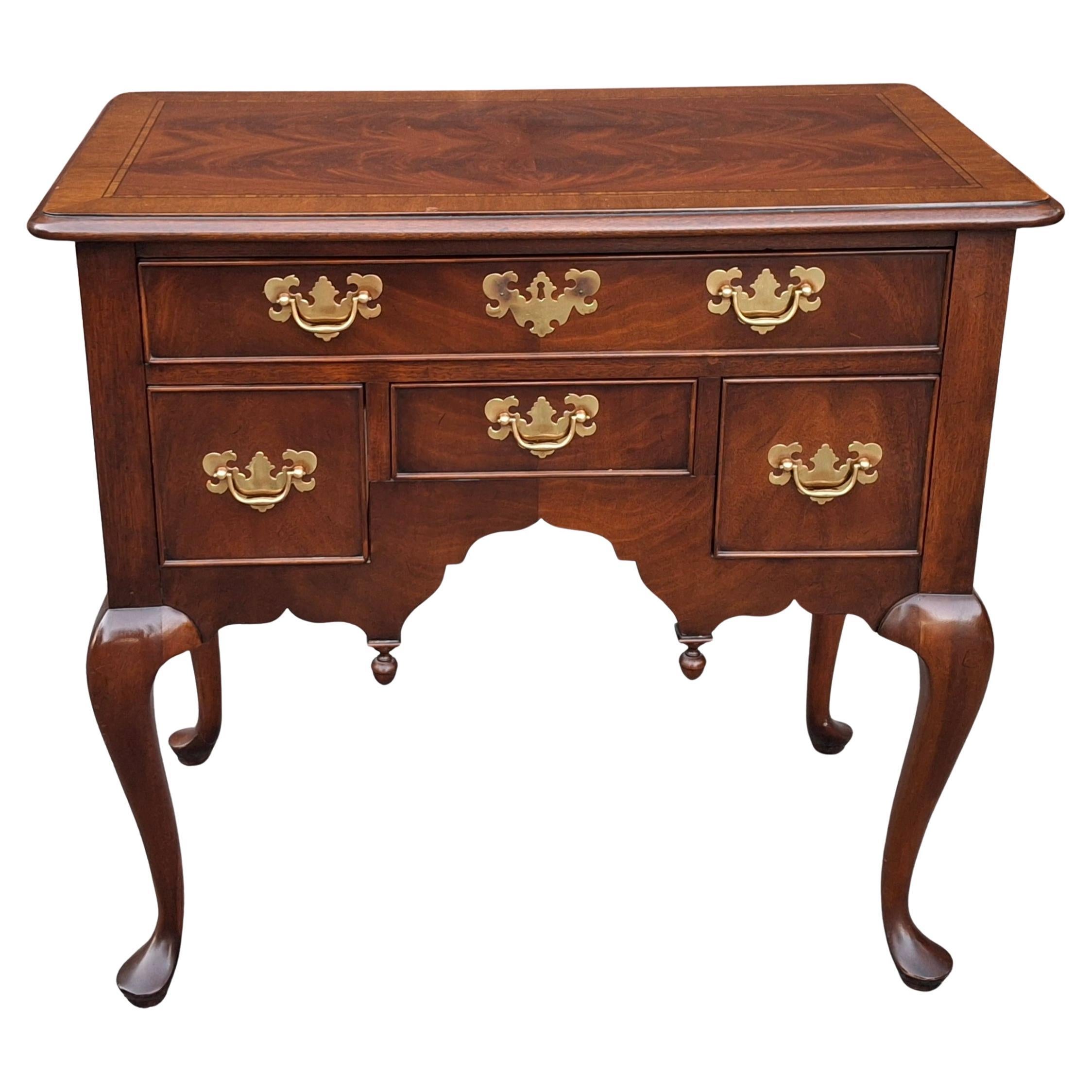 Hekman Chippendale Style Cross-Banded Crotch Mahogany & Satinwood Inlaid Lowboy For Sale
