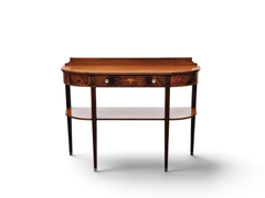H. H. Consolle alta a più ripiani con intarsi in mogano e legno satinato, Davenport, 1890 circa