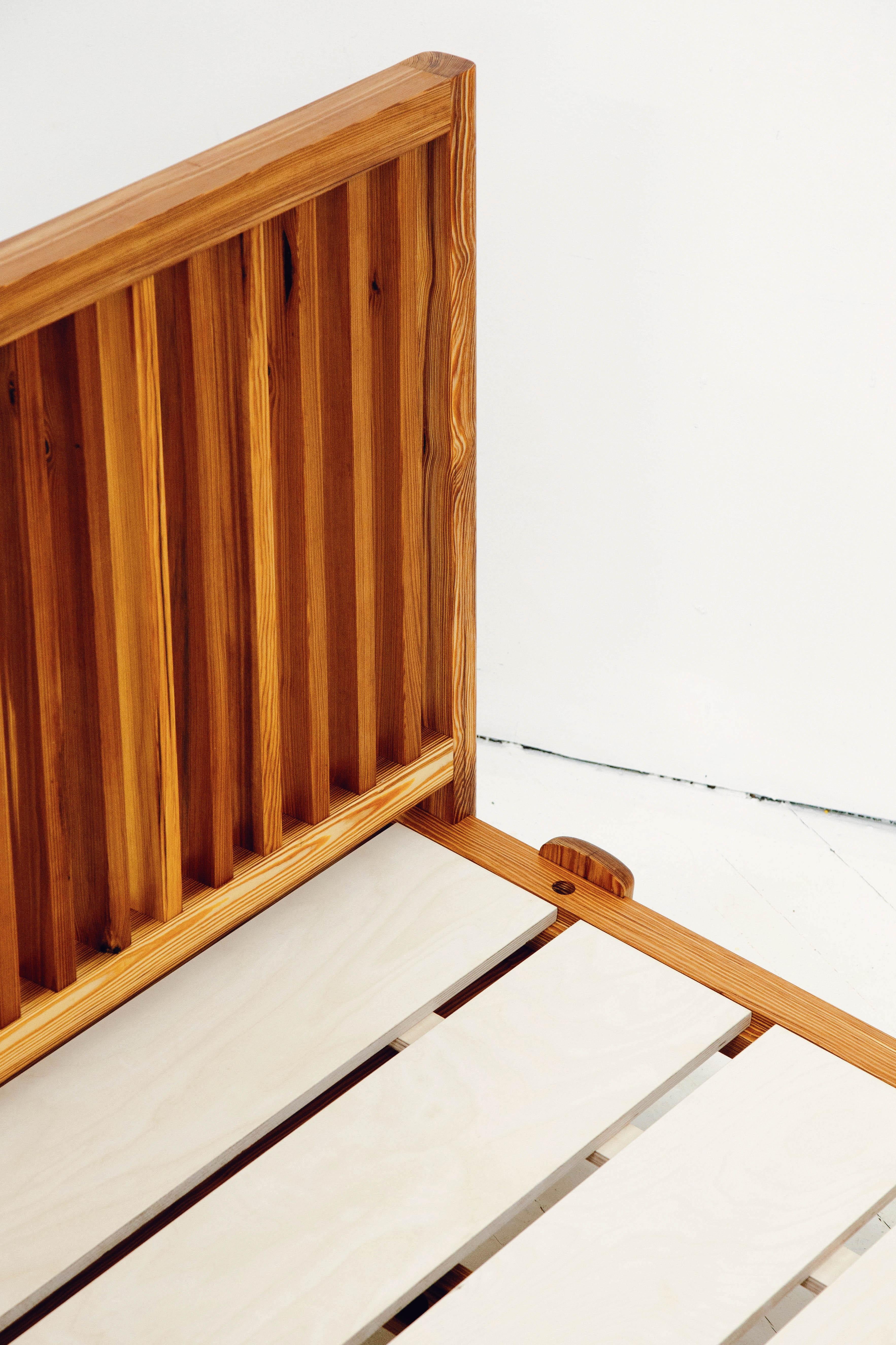 Fait main Wanishi Bed - Fait à la main Style artisanal Queen Wood Bed Platform w/ Headboard en vente