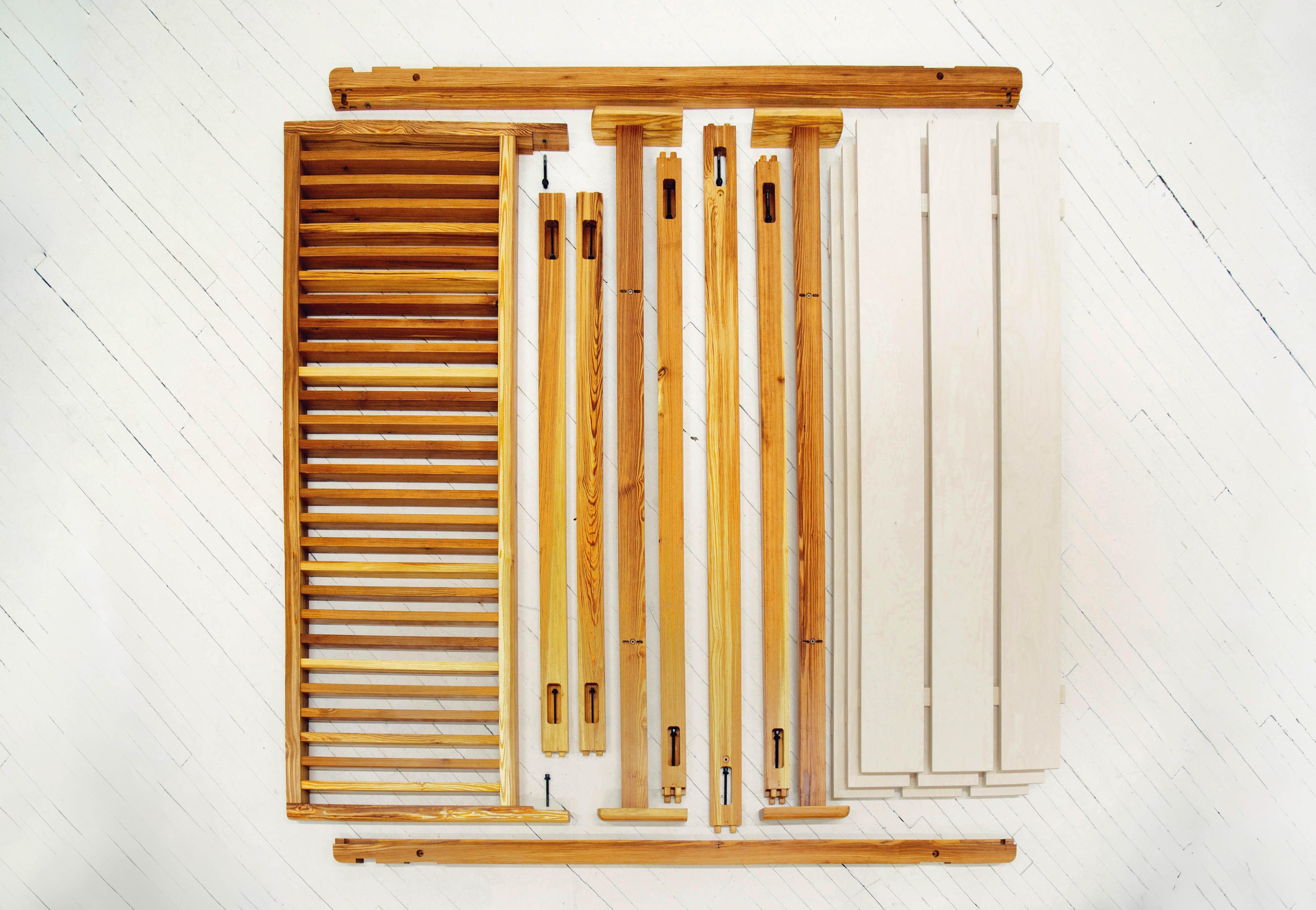 Wanishi Bed - Fait à la main Style artisanal Queen Wood Bed Platform w/ Headboard Neuf - En vente à Philadelphia, PA