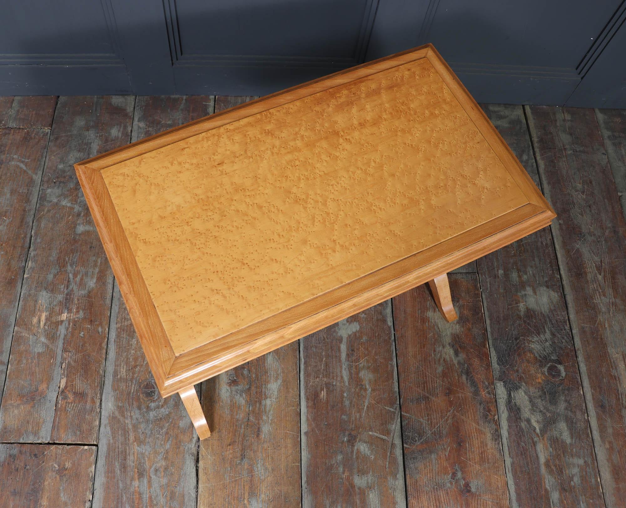 French Art Deco Coffee Table in Birdseye Maple For Sale 1