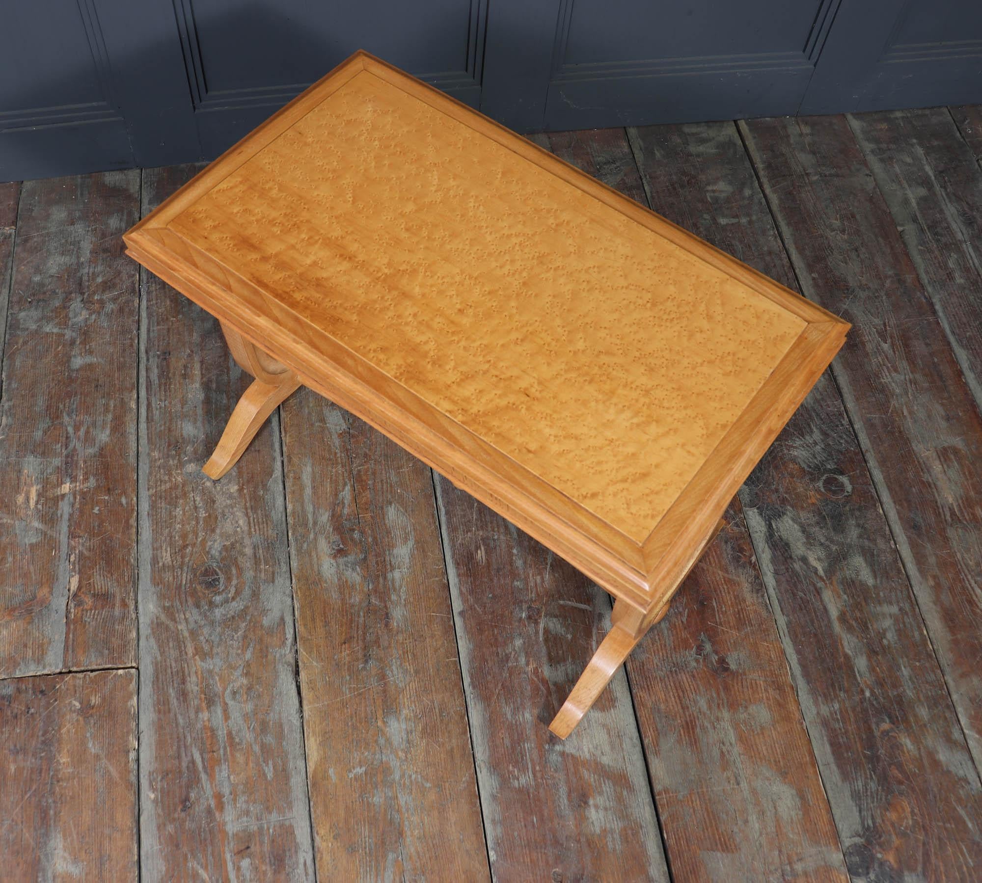 French Art Deco Coffee Table in Birdseye Maple For Sale 7