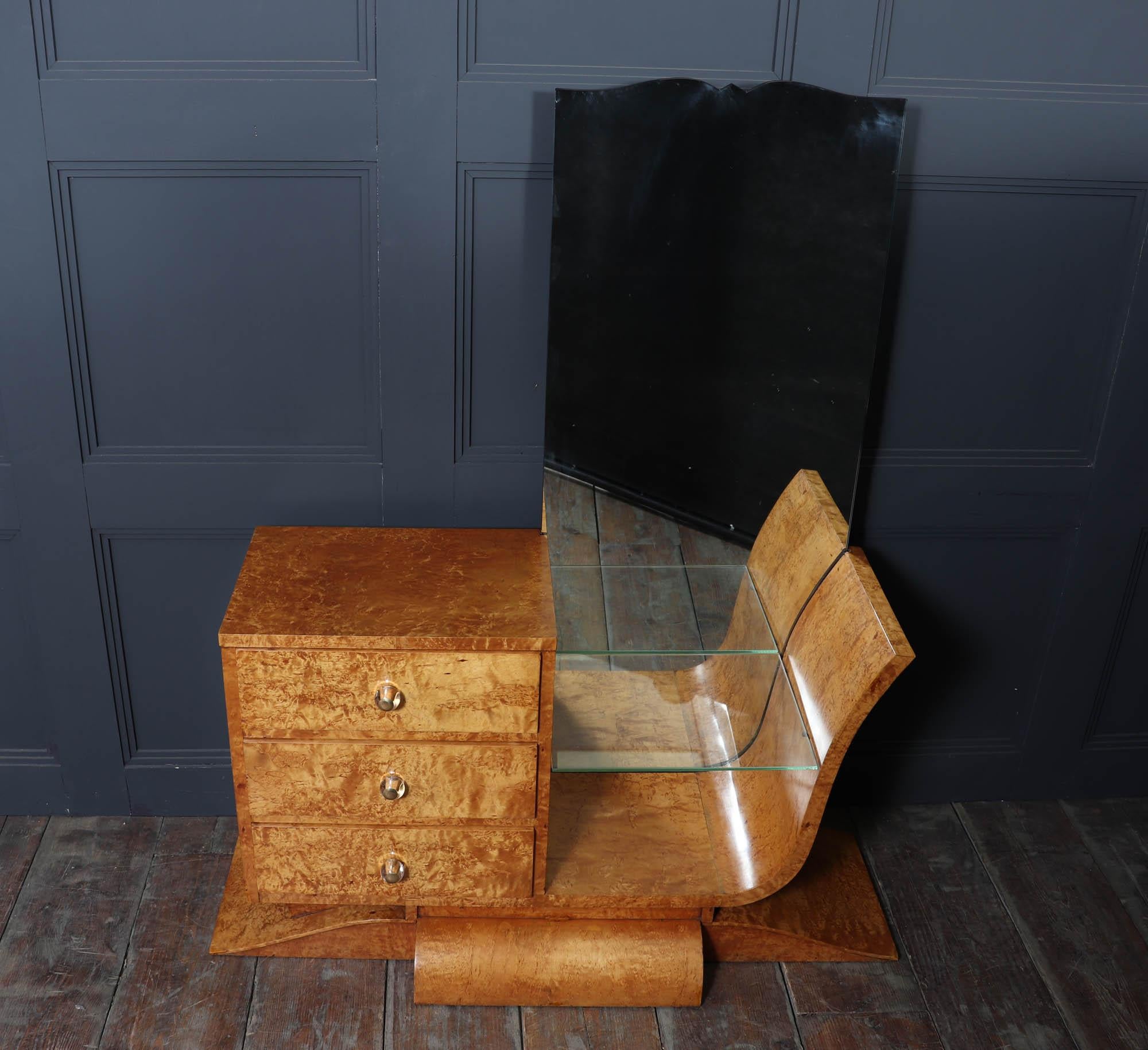 French Art Deco Dressing Table in burr Maple For Sale 2