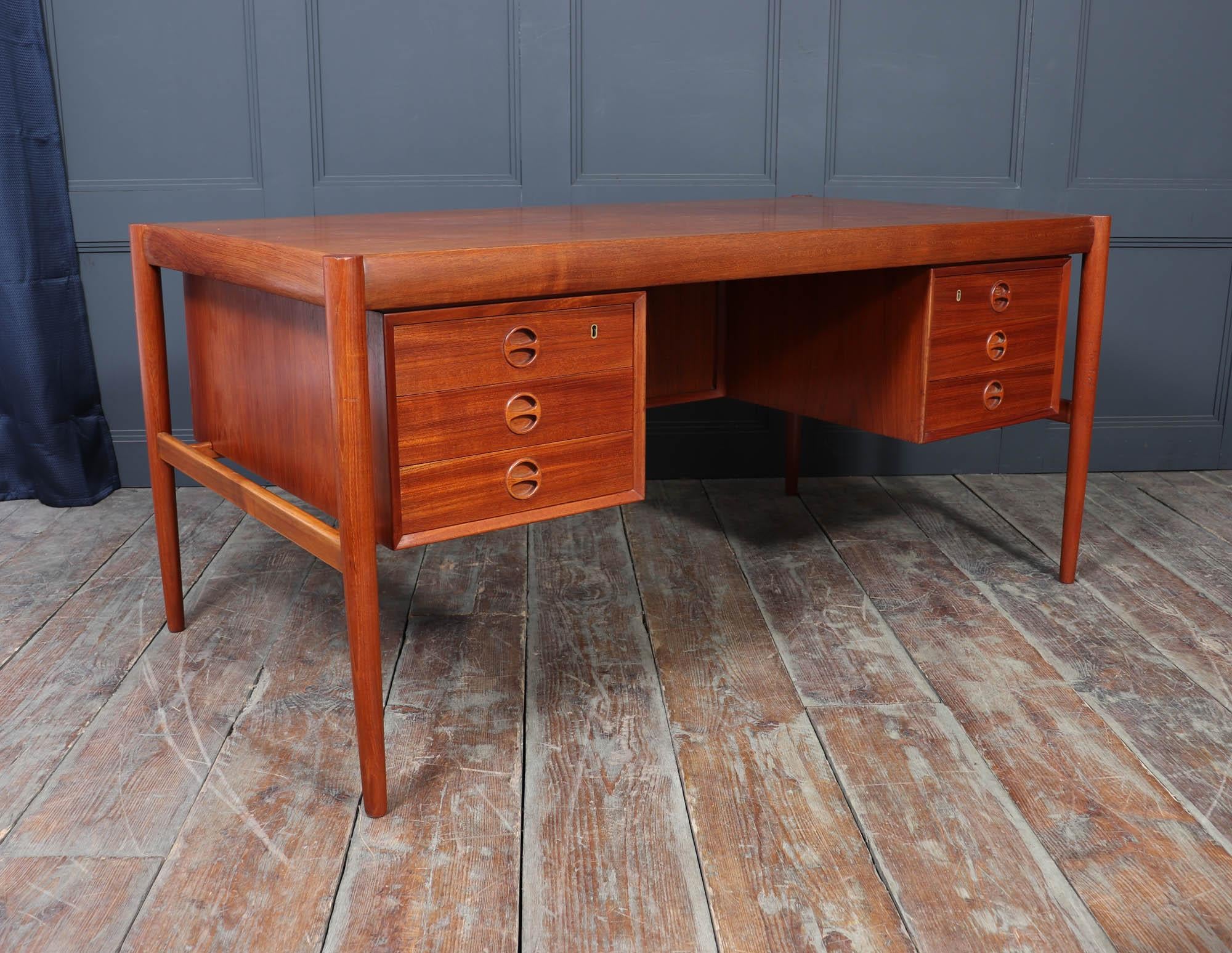 Mid-Century Danish Teak Executive Desk, c. 1960s For Sale 6